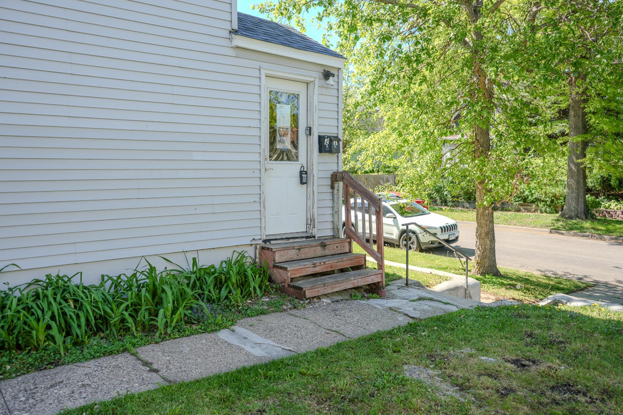 3rd image of 538 Charles Ave, Saint Paul, MN 55103 | MLS# 7082191
