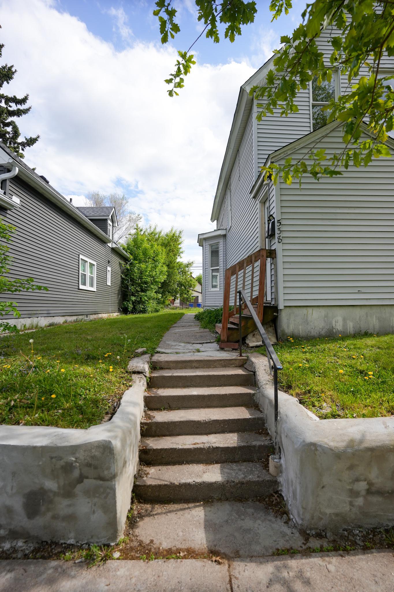 4th image of 538 Charles Ave, Saint Paul, MN 55103 | MLS# 7082191