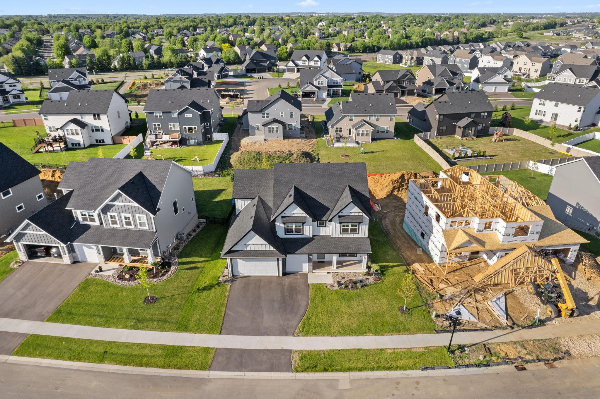 2nd image of 17940 Headwaters Dr, Lakeville, MN 55044 | MLS# 7082581