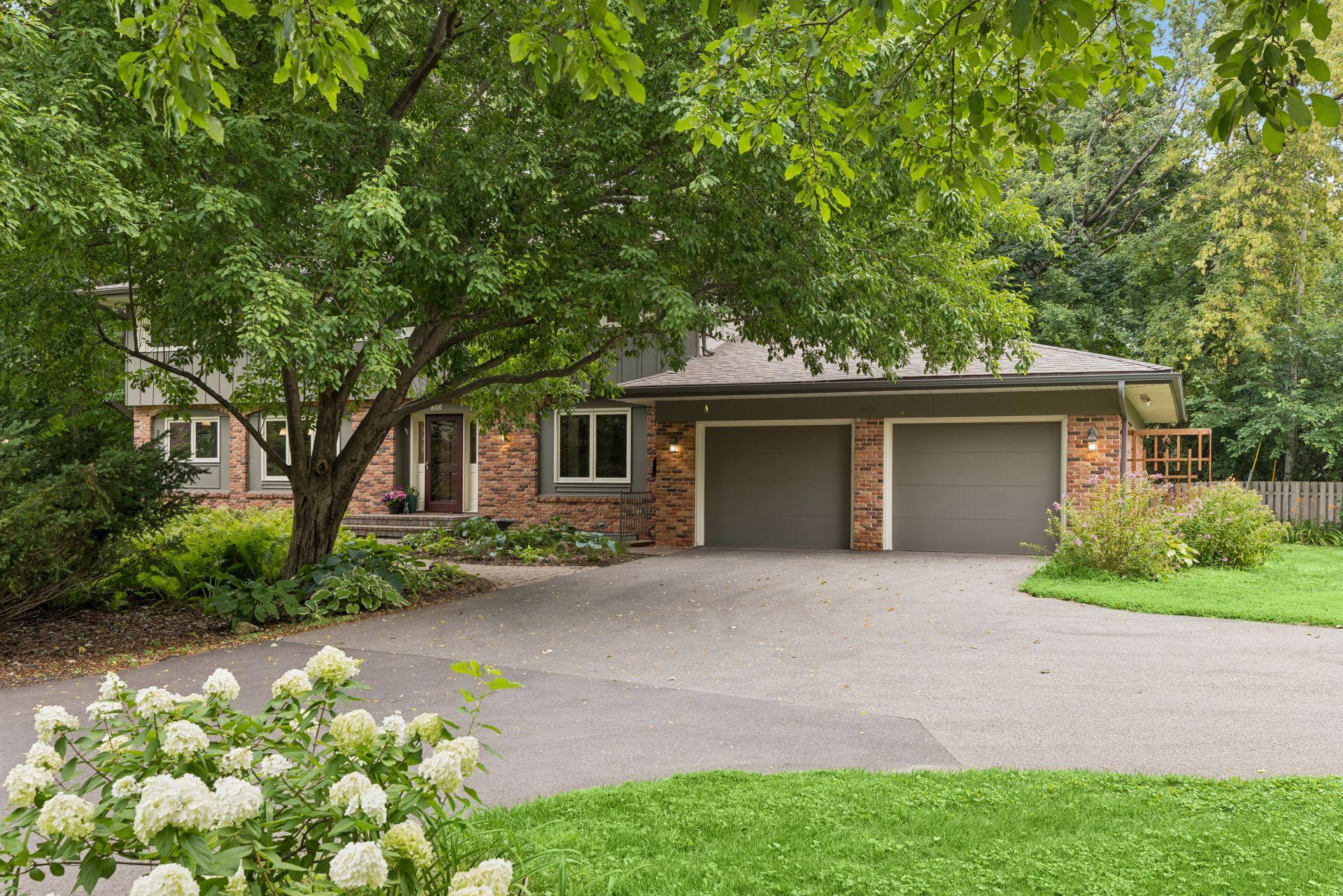 1st image of 265 Oakwood Rd, Hopkins, MN 55343 | MLS# 7082622