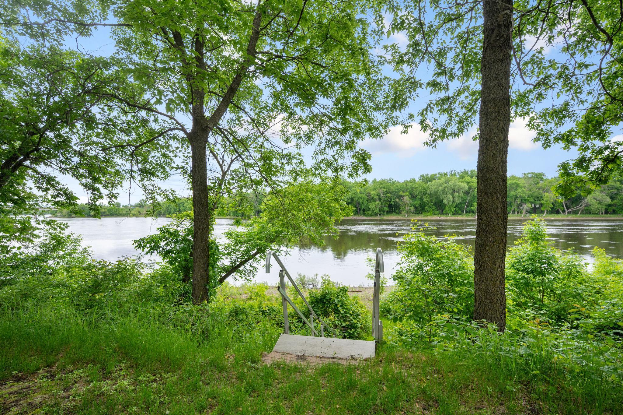 2nd image of 146 Bluebird Ln, Clearwater, MN 55320