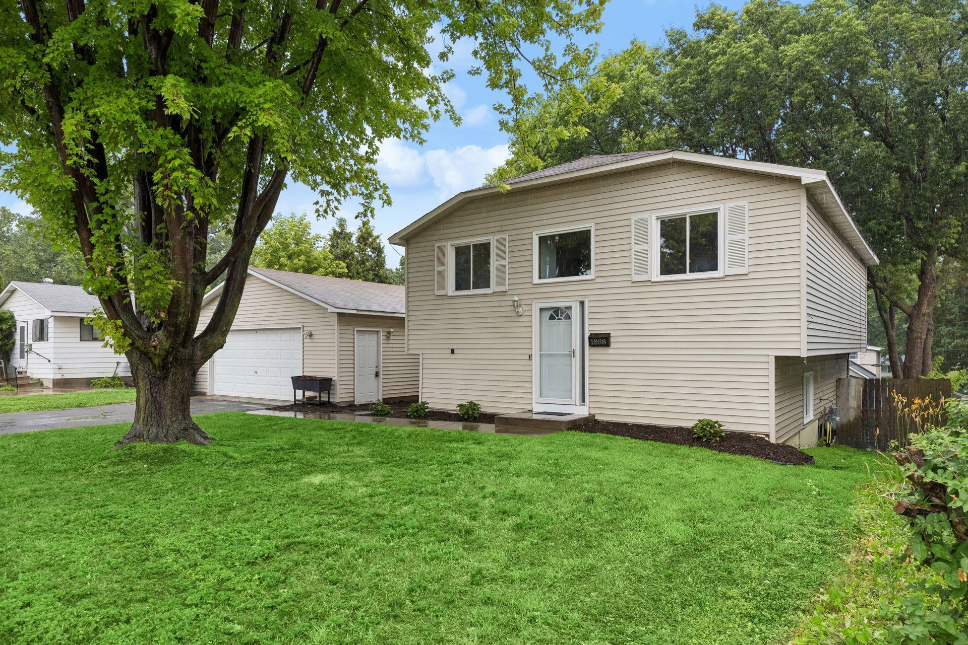 1st image of 1888 Walnut St, Saint Paul, MN 55113 | MLS# 7082855