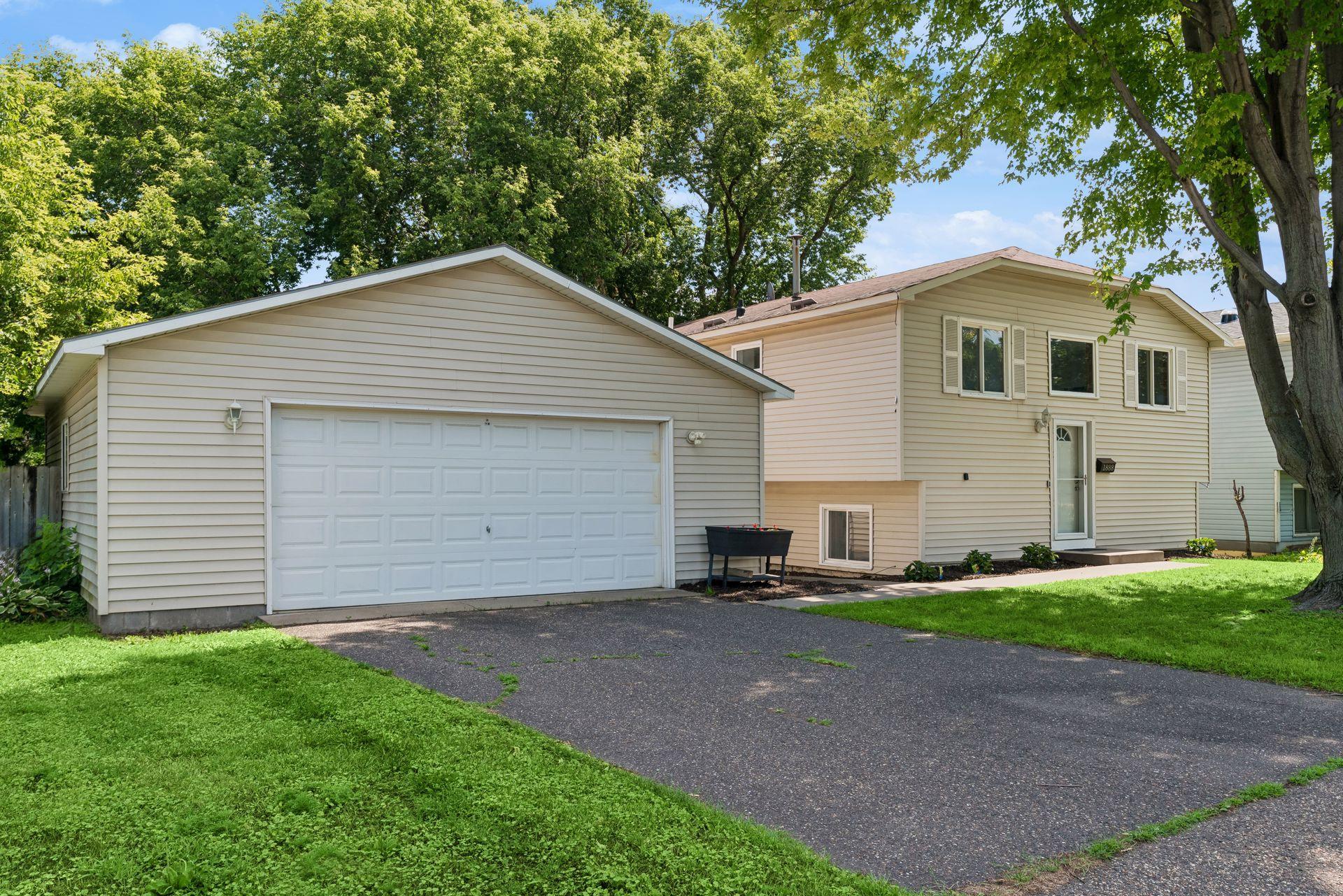 42nd image of 1888 Walnut St, Saint Paul, MN 55113 | MLS# 7082855
