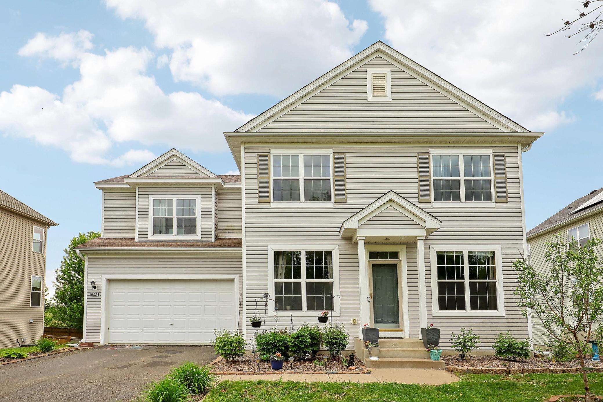 2nd image of 1969 Schoolmaster Dr, Chaska, MN 55318 | MLS# 7083077