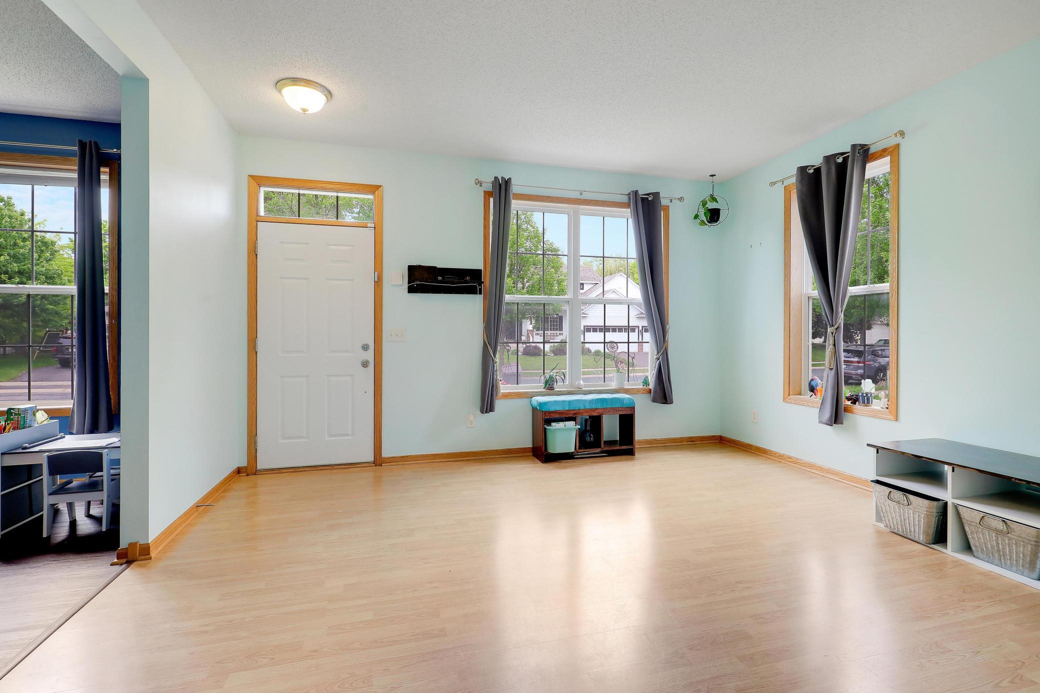 5th image of 1969 Schoolmaster Dr, Chaska, MN 55318 | MLS# 7083077