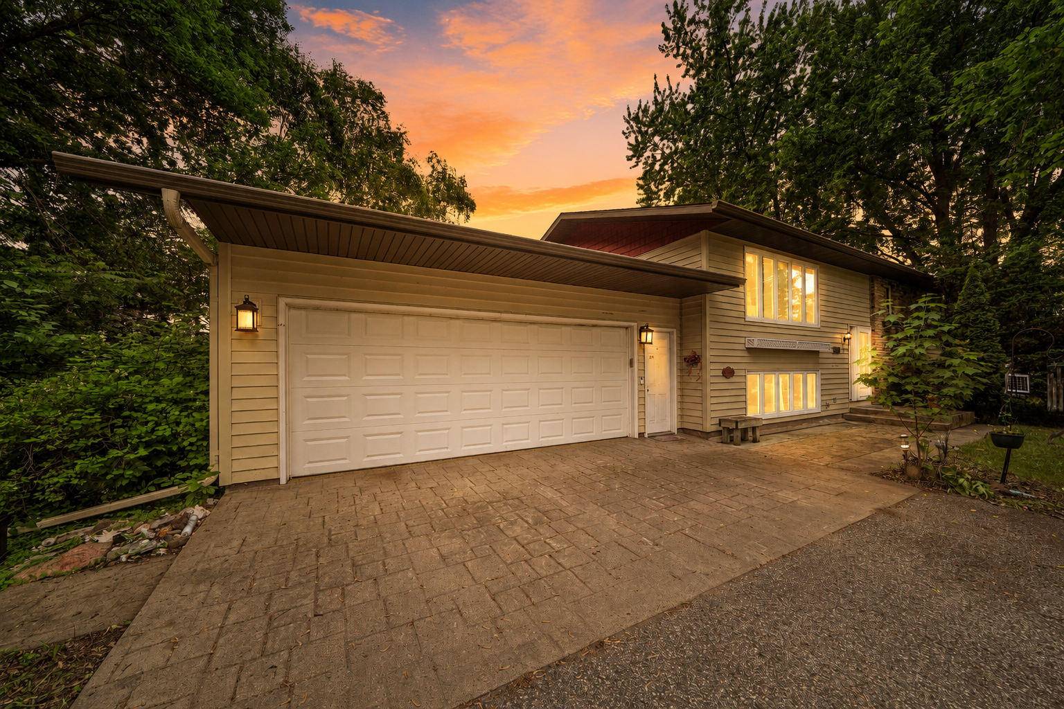 1st image of 360 Sophia Ave, Hamburg, MN 55339 | MLS# 7083300