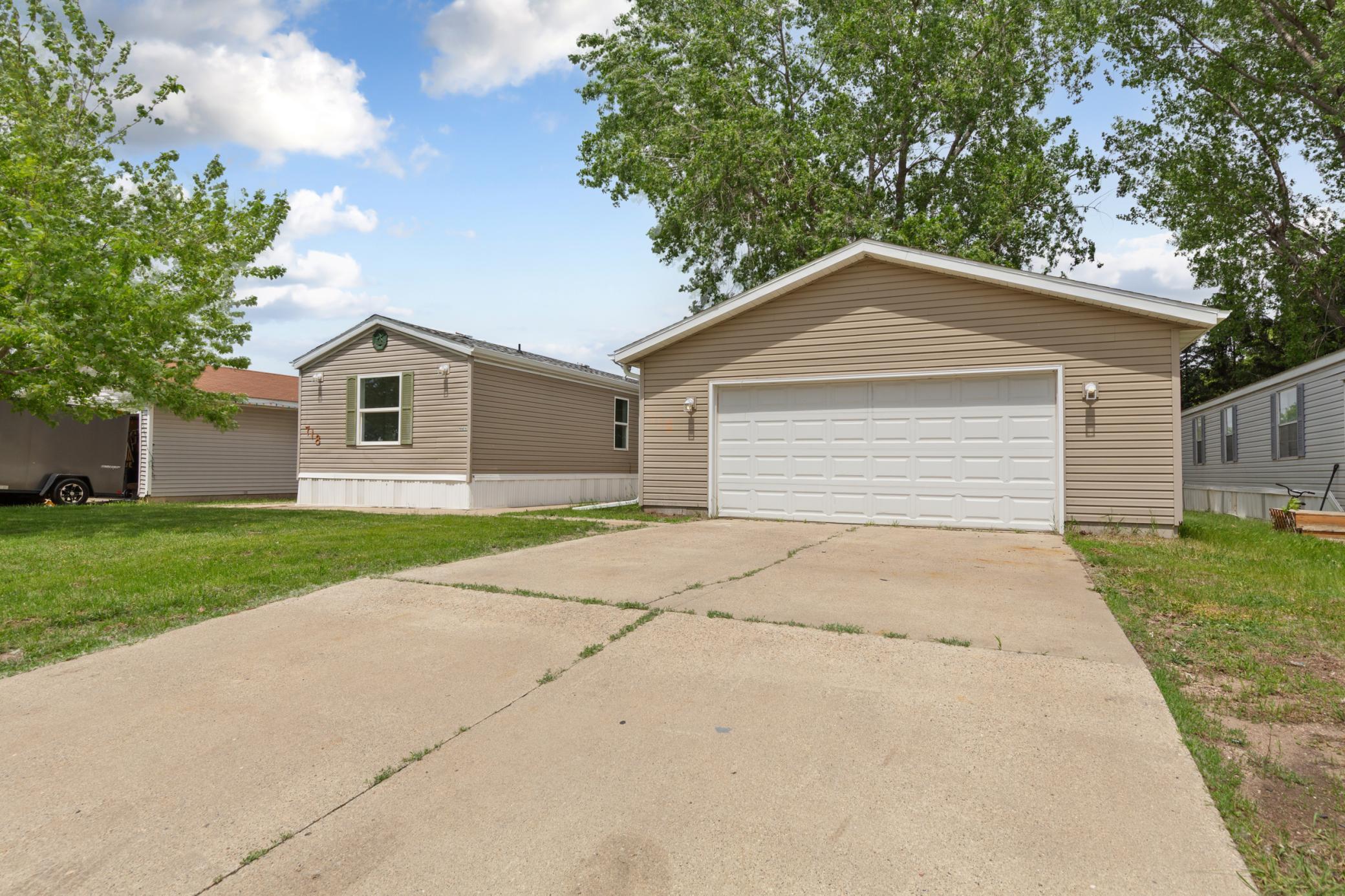 Homes for sale in Faribault, MN | 718 Rose Dr, Faribault, MN 55021 | MLS# 7083308