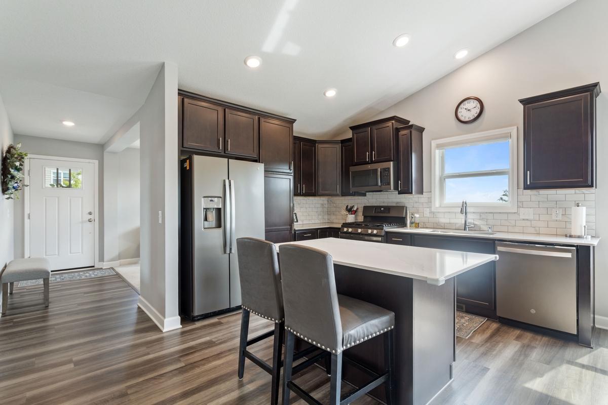 5th image of 18044 Harlow Path, Lakeville, MN 55044 | MLS# 7083338