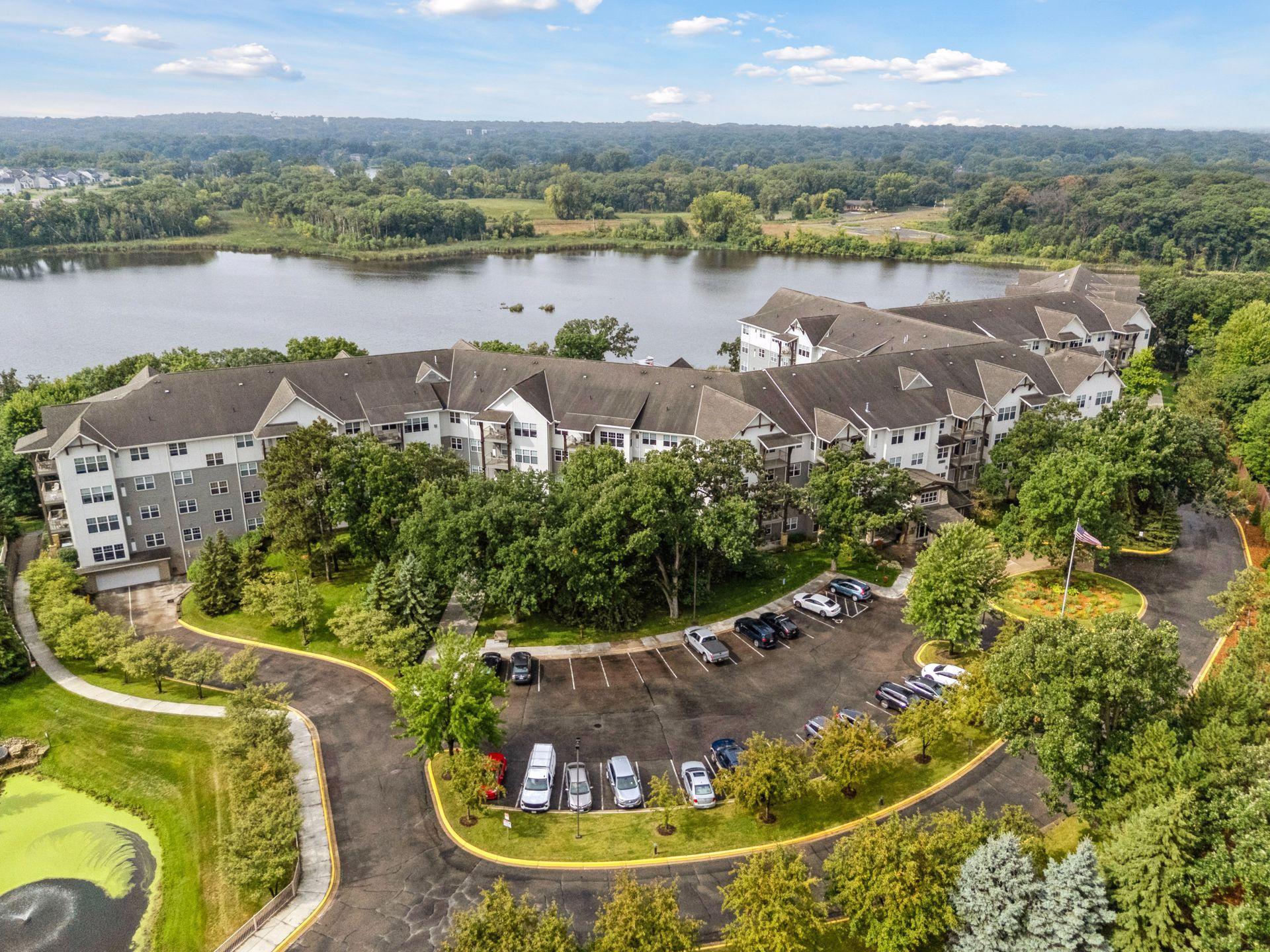 2nd image of 1900 Rush Lake Trl, Saint Paul, MN 55112