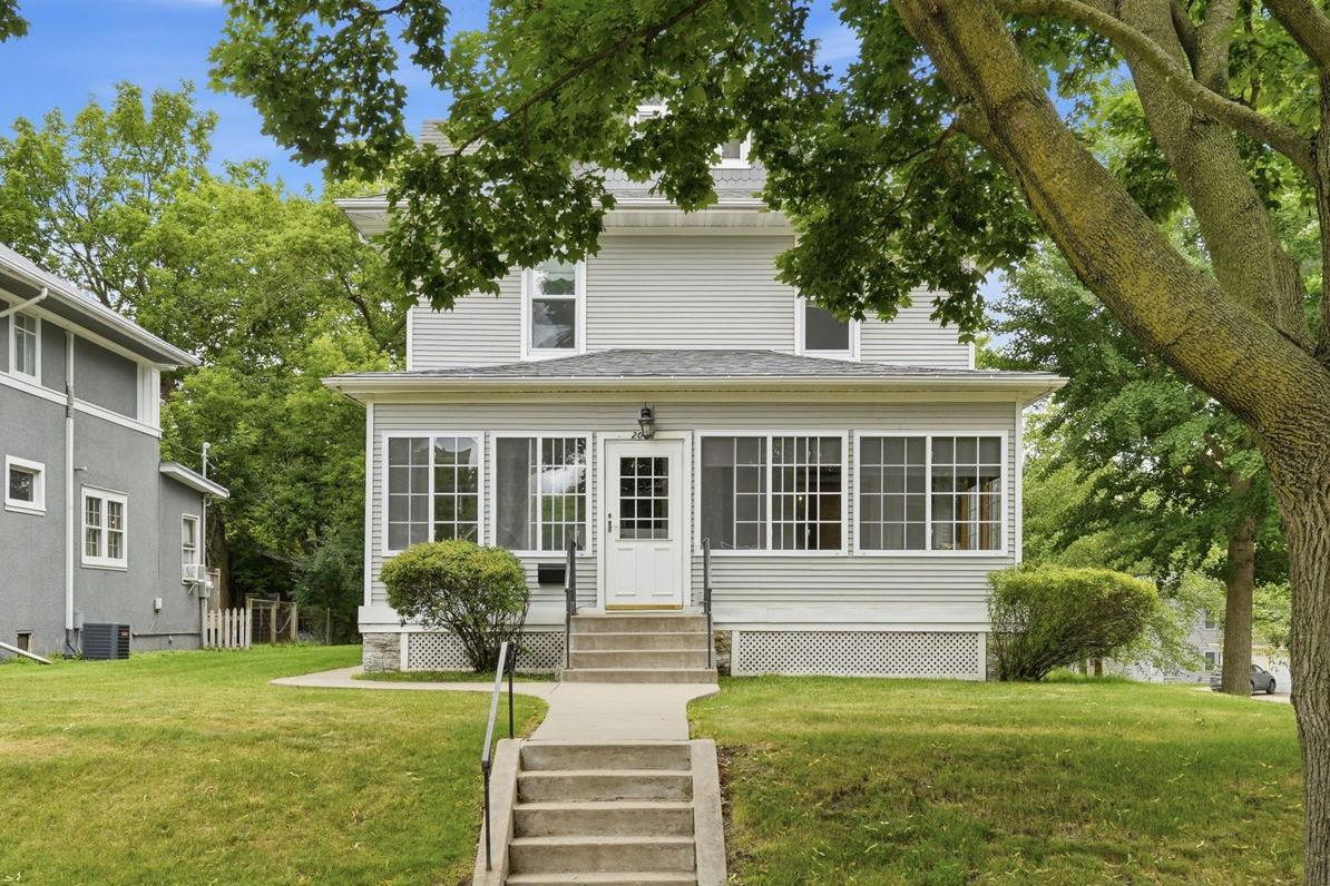 1st image of 2016 Laurel Ave, Saint Paul, MN 55104 | MLS# 7083436