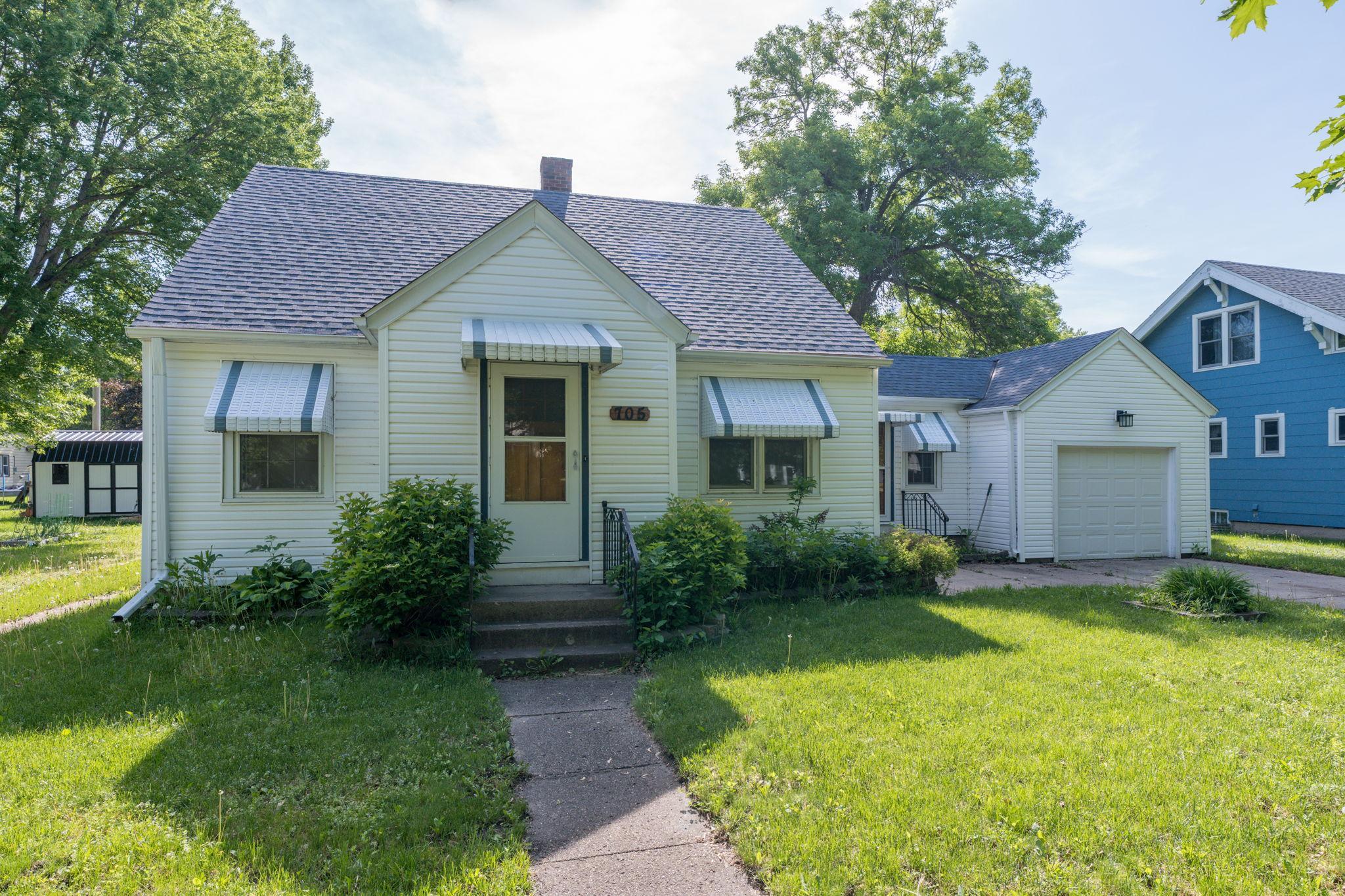Homes for sale in Winthrop, MN | 705 N Carver St, Winthrop, MN 55396 | MLS# 7083715
