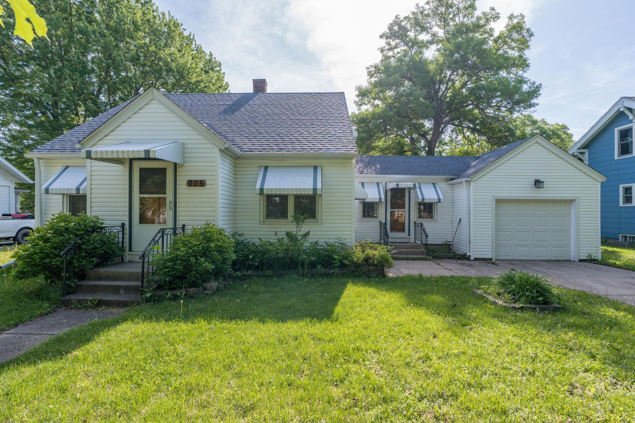 Homes for sale in Winthrop, MN | 705 N Carver St, Winthrop, MN 55396 | MLS# 7083715