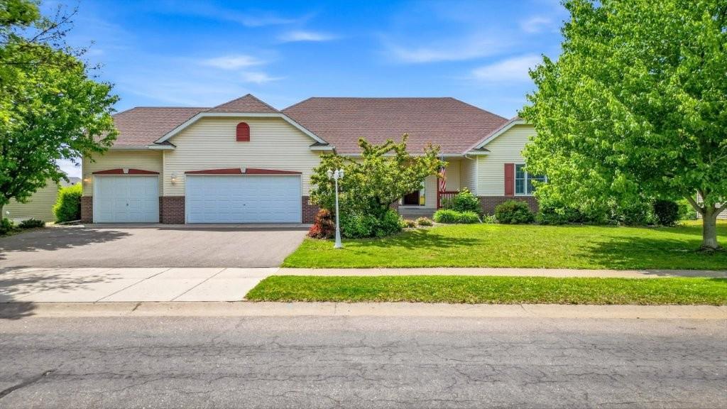 Homes for sale in Lindstrom, MN | 29673 Shoreview Cir, Lindstrom, MN 55045 | MLS# 7083775