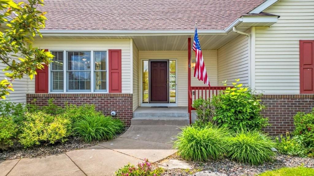 Homes for sale in Lindstrom, MN | 29673 Shoreview Cir, Lindstrom, MN 55045 | MLS# 7083775