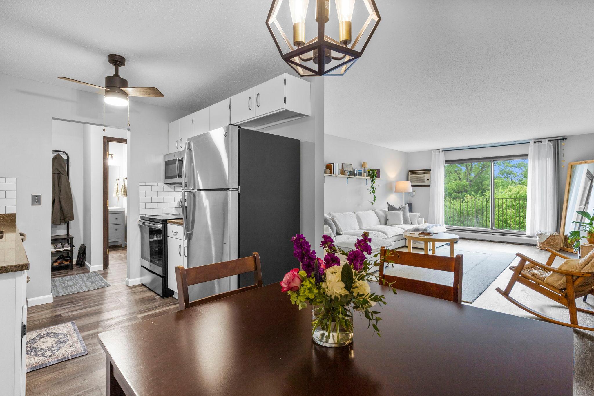 Homes for sale in Plymouth, MN | 1304 W Medicine Lake Dr #308, Plymouth, MN 55441 | MLS# 7084211