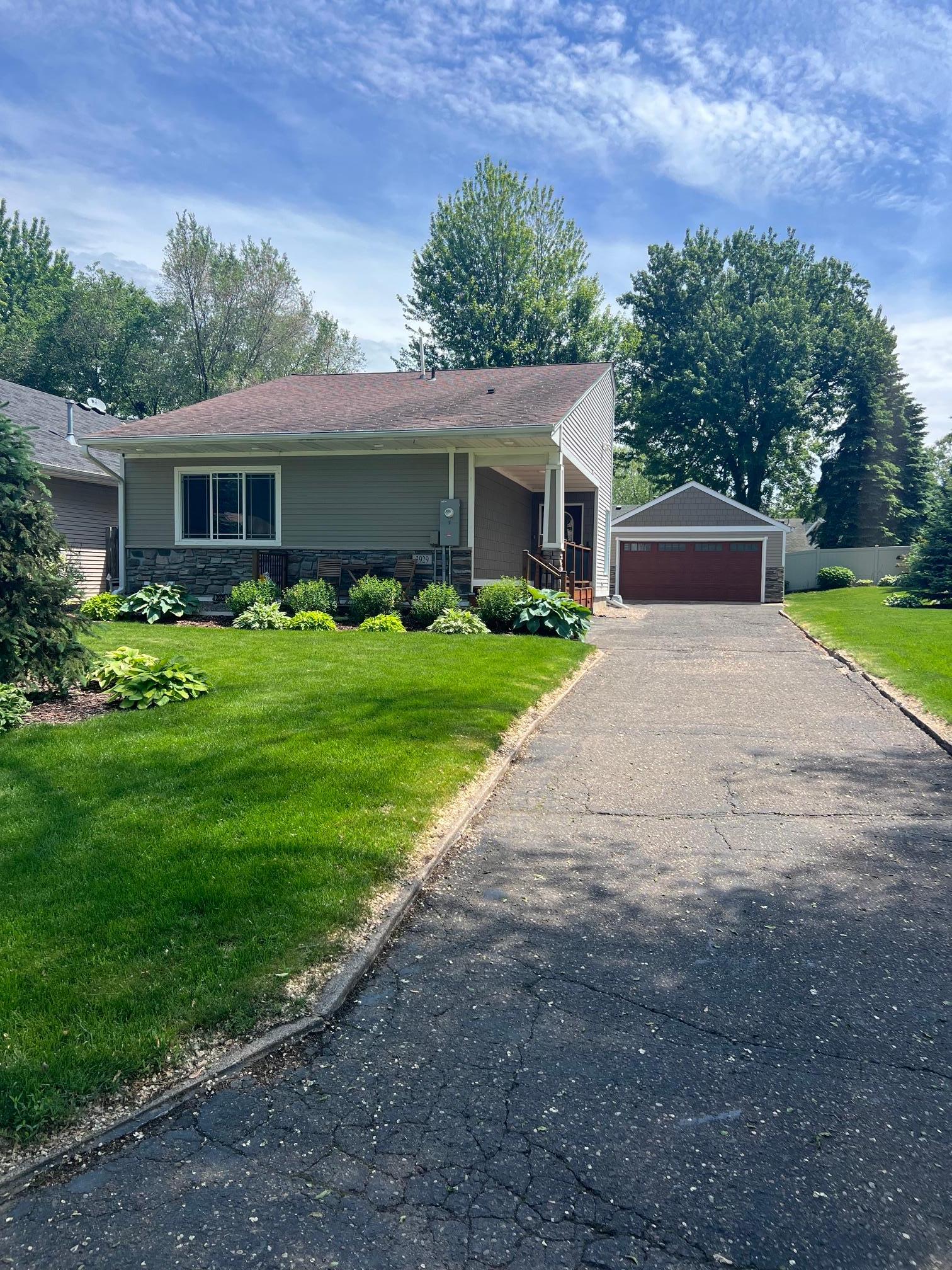 1st image of 3929 Fordham Dr Ne, Saint Anthony, MN 55421 | MLS# 7084321