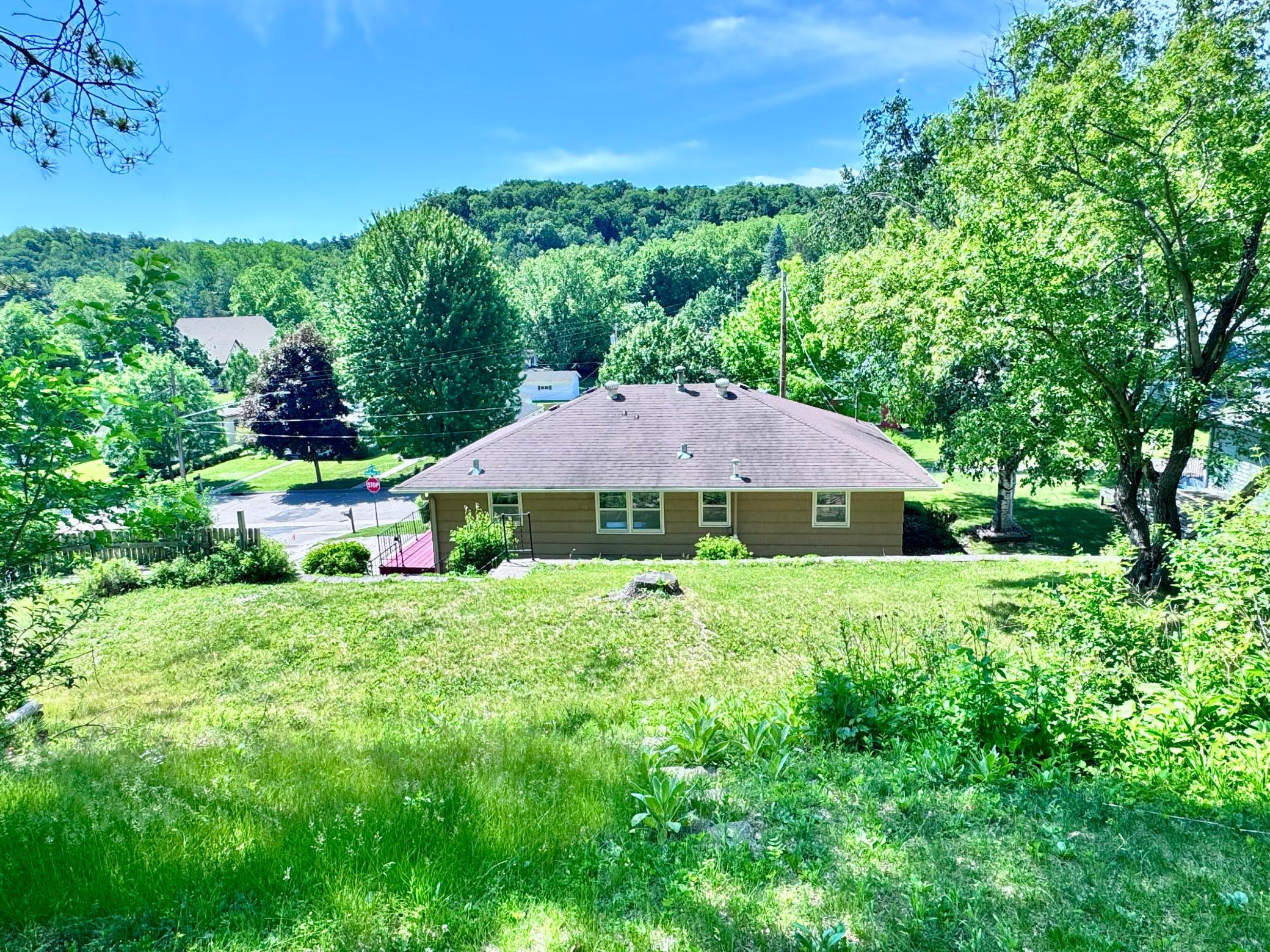 4th image of 604 Hawthorn St, Red Wing, MN 55066 | MLS# 7084591