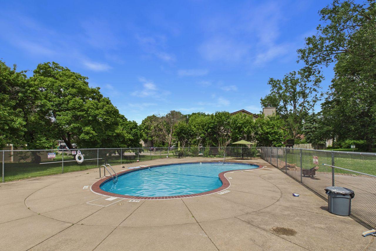 2nd image of 2801 Flag Ave N, New Hope, MN 55427