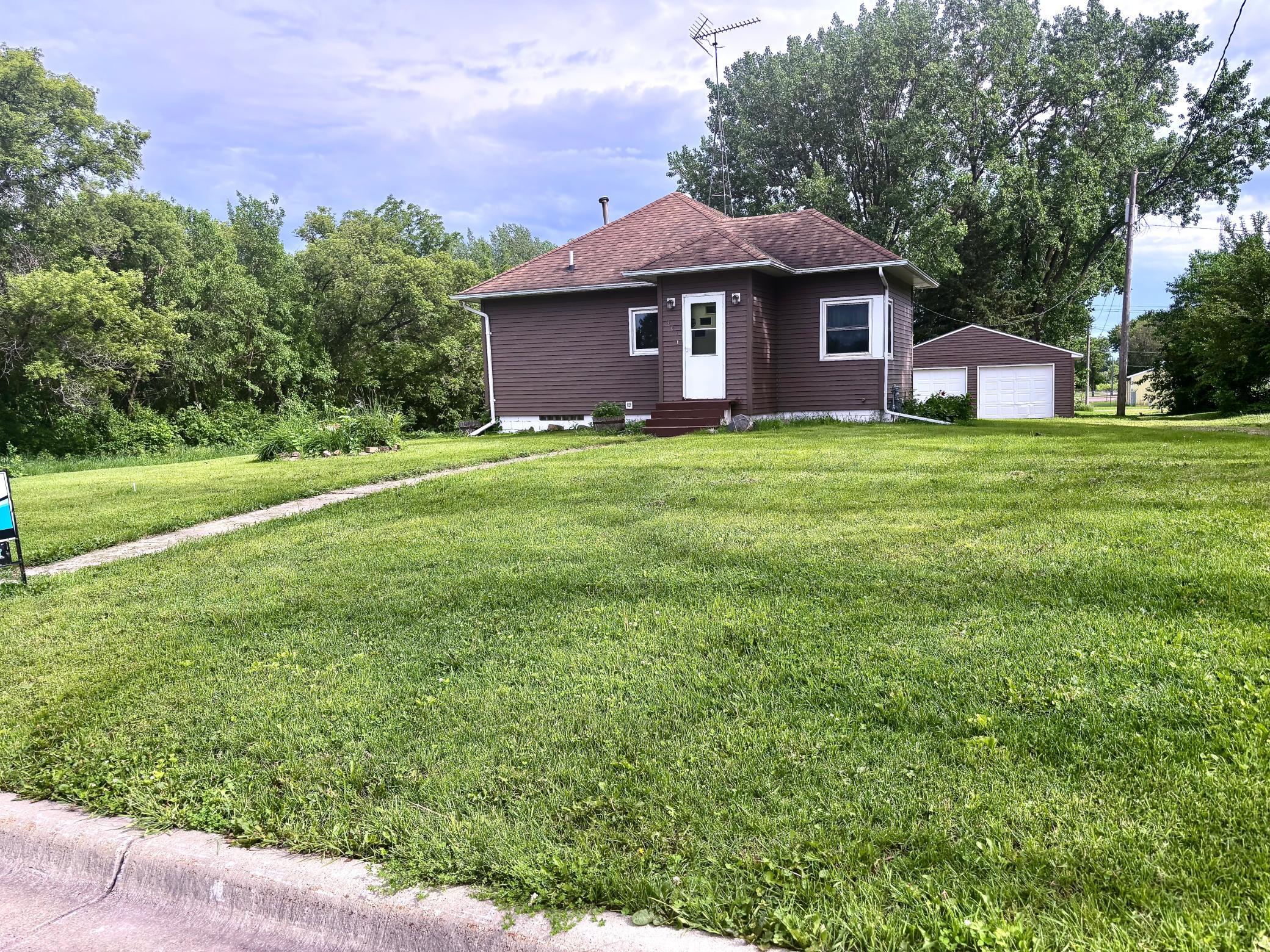 38th image of 301 W 3rd St, Sherburn, MN 56171 | MLS# 7084820