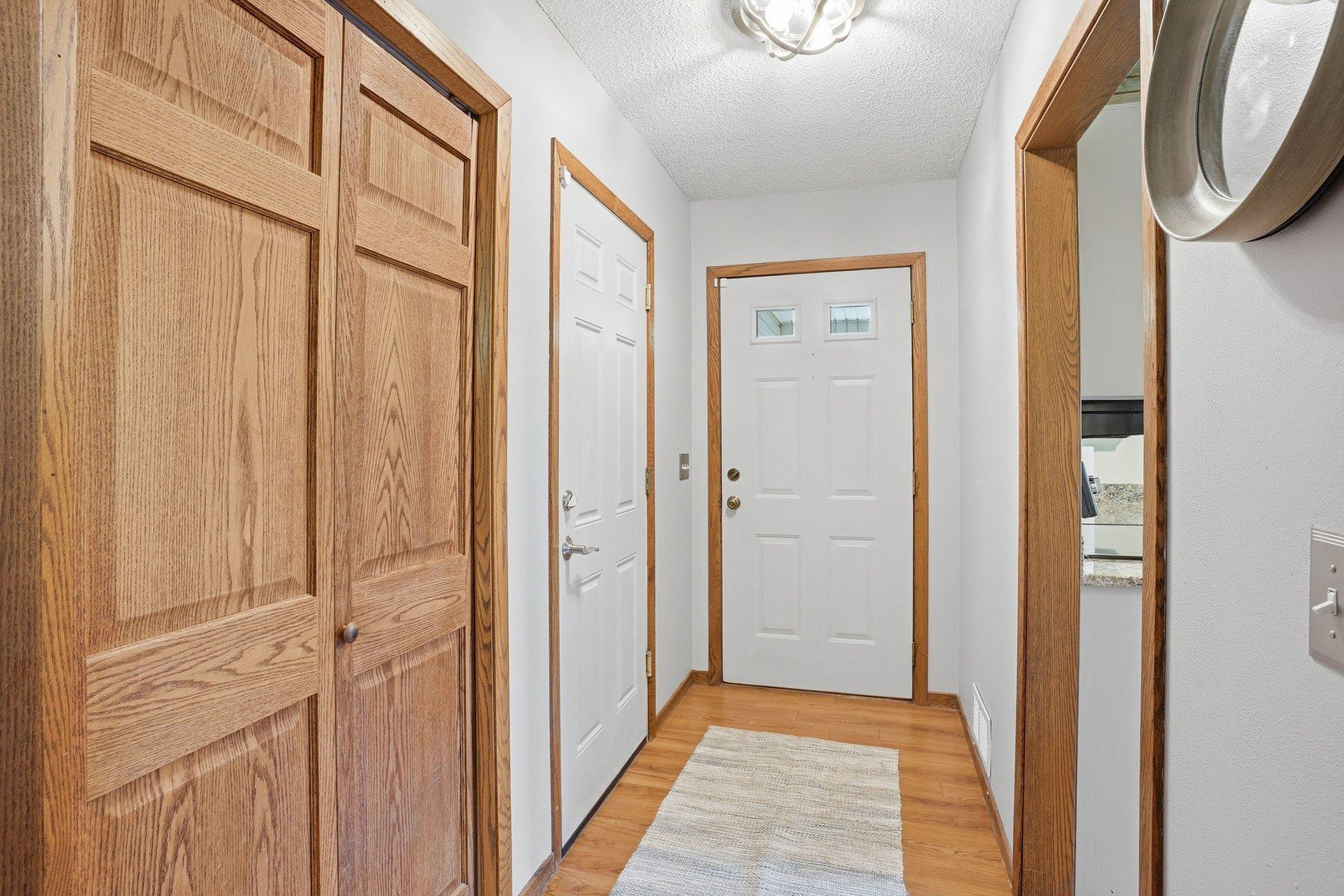 5th image of 876 Curry Trl, Saint Paul, MN 55123 | MLS# 7085005