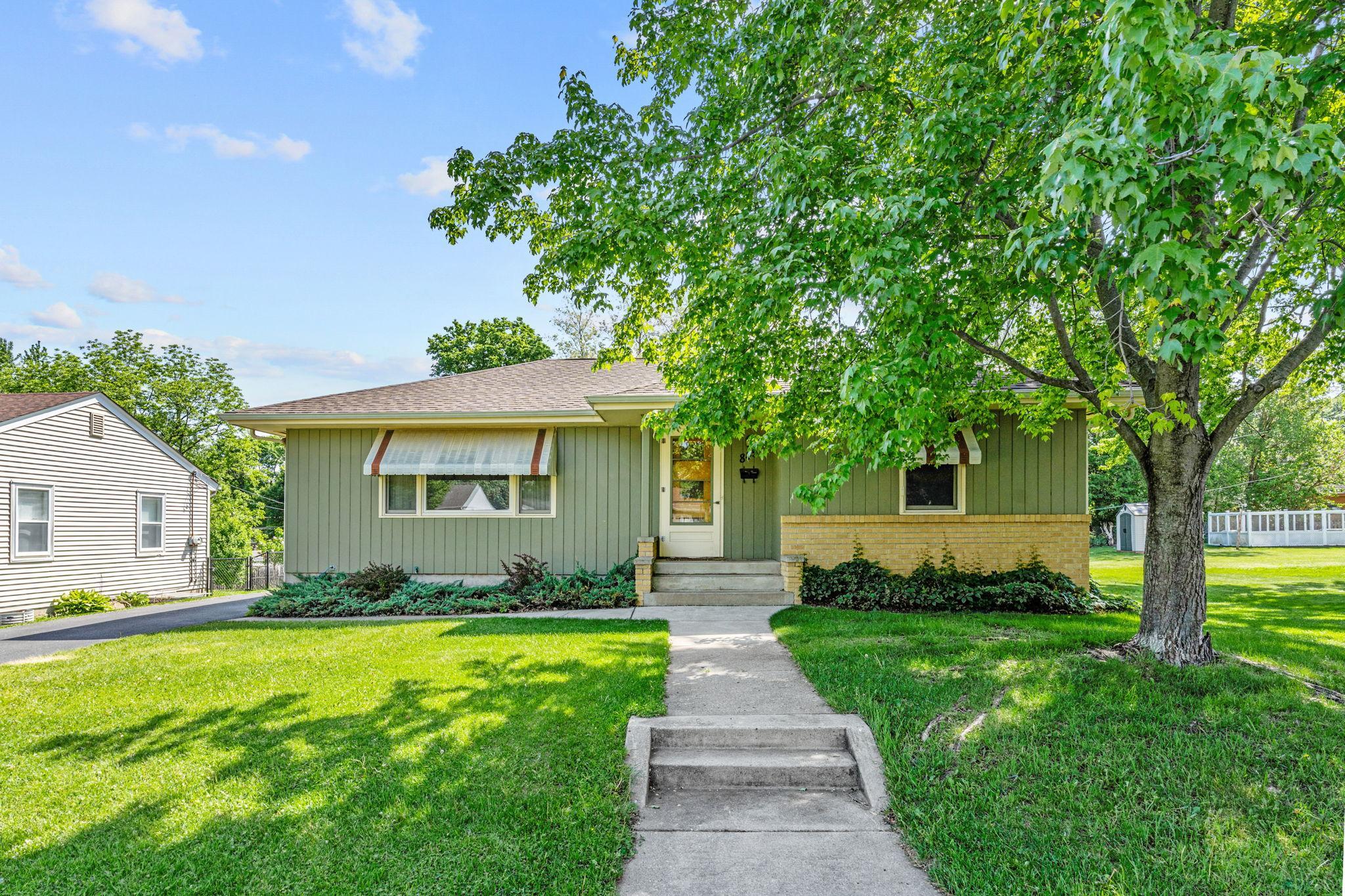 2nd image of 845 Spencer St S, Shakopee, MN 55379 | MLS# 7085289