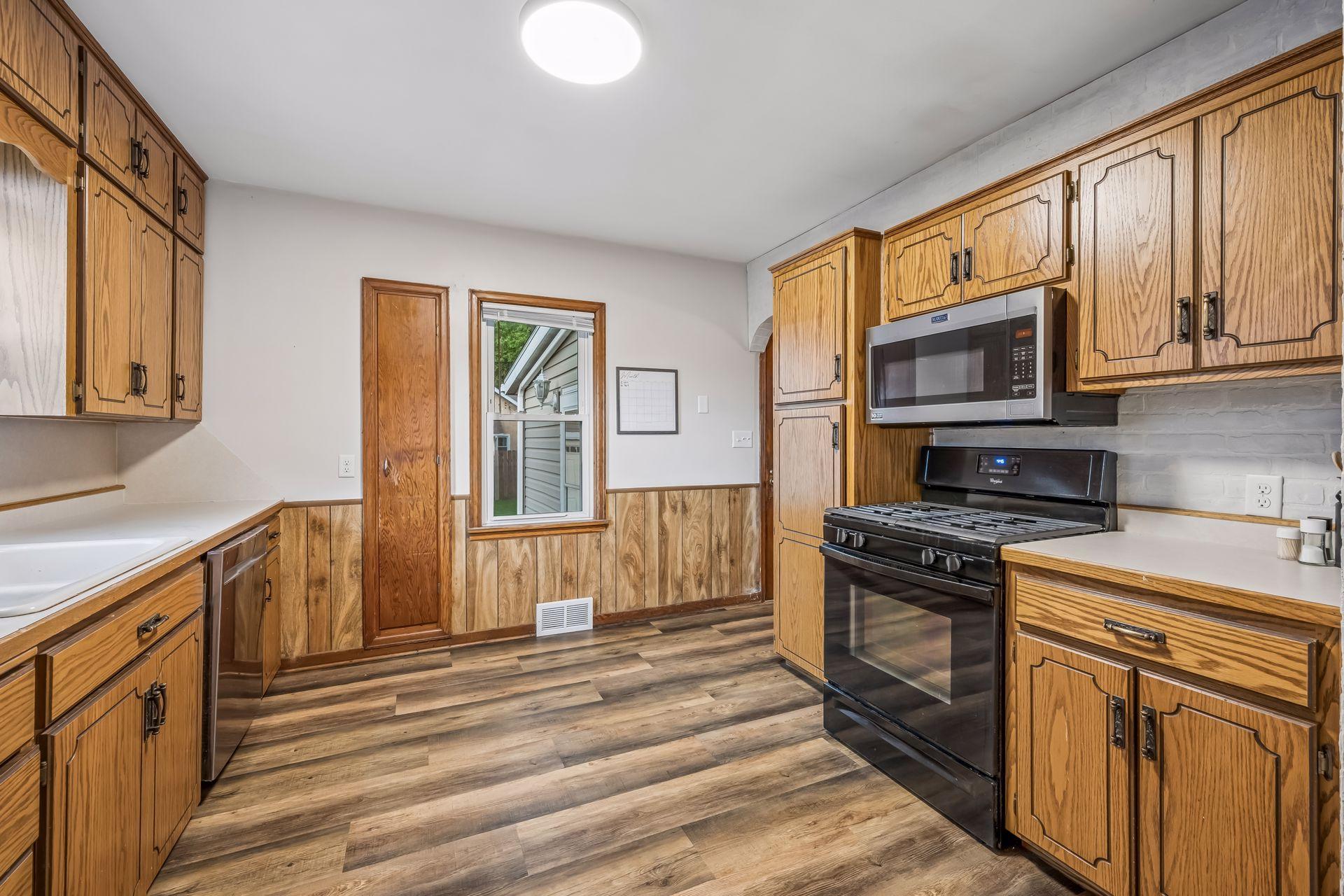 Homes for sale in Silver Lake, MN | 213 Queen Ave Nw, Silver Lake, MN 55381 | MLS# 7085394