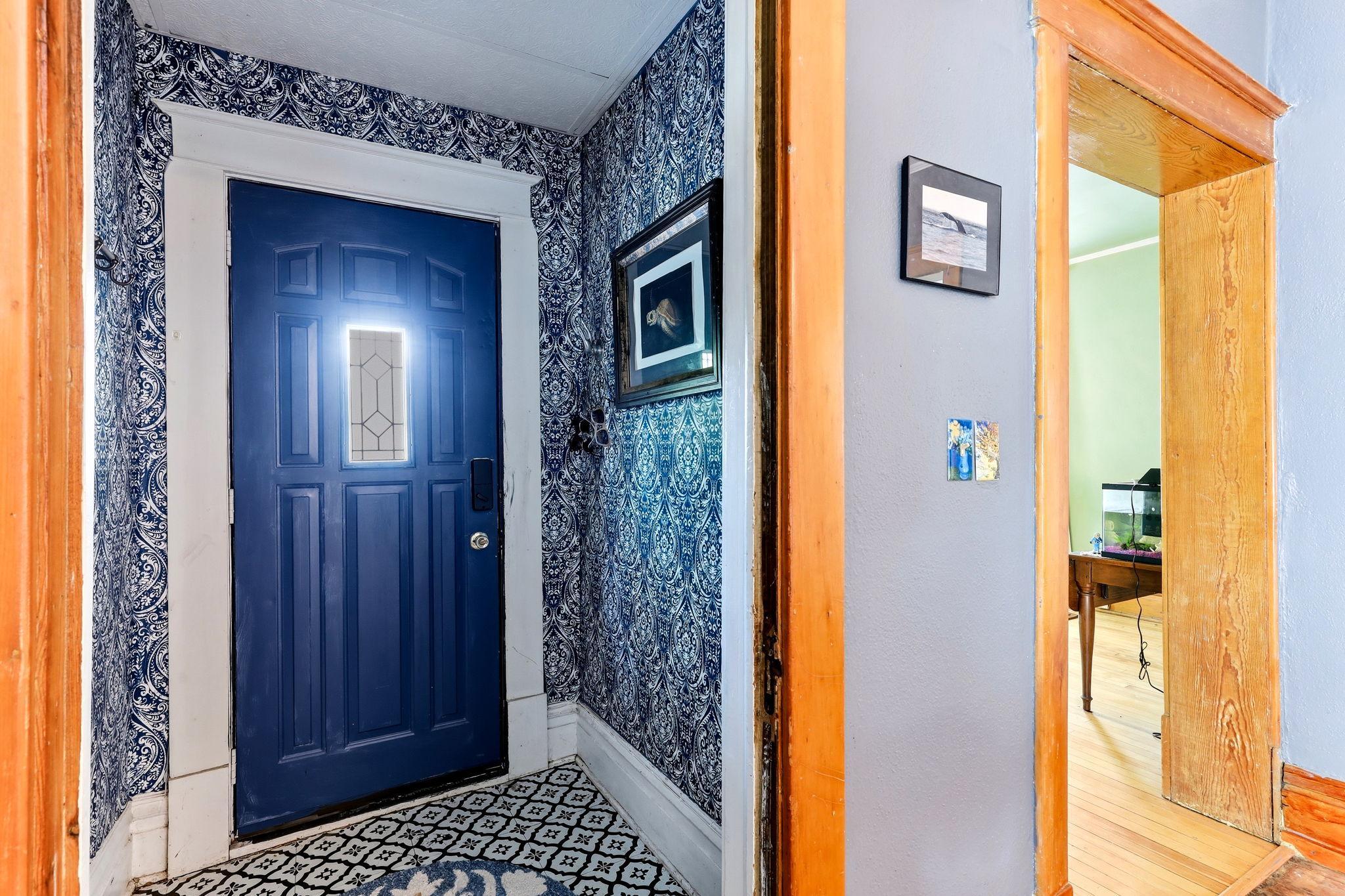 3rd image of 757 Tuscarora Ave, Saint Paul, MN 55102 | MLS# 7085458