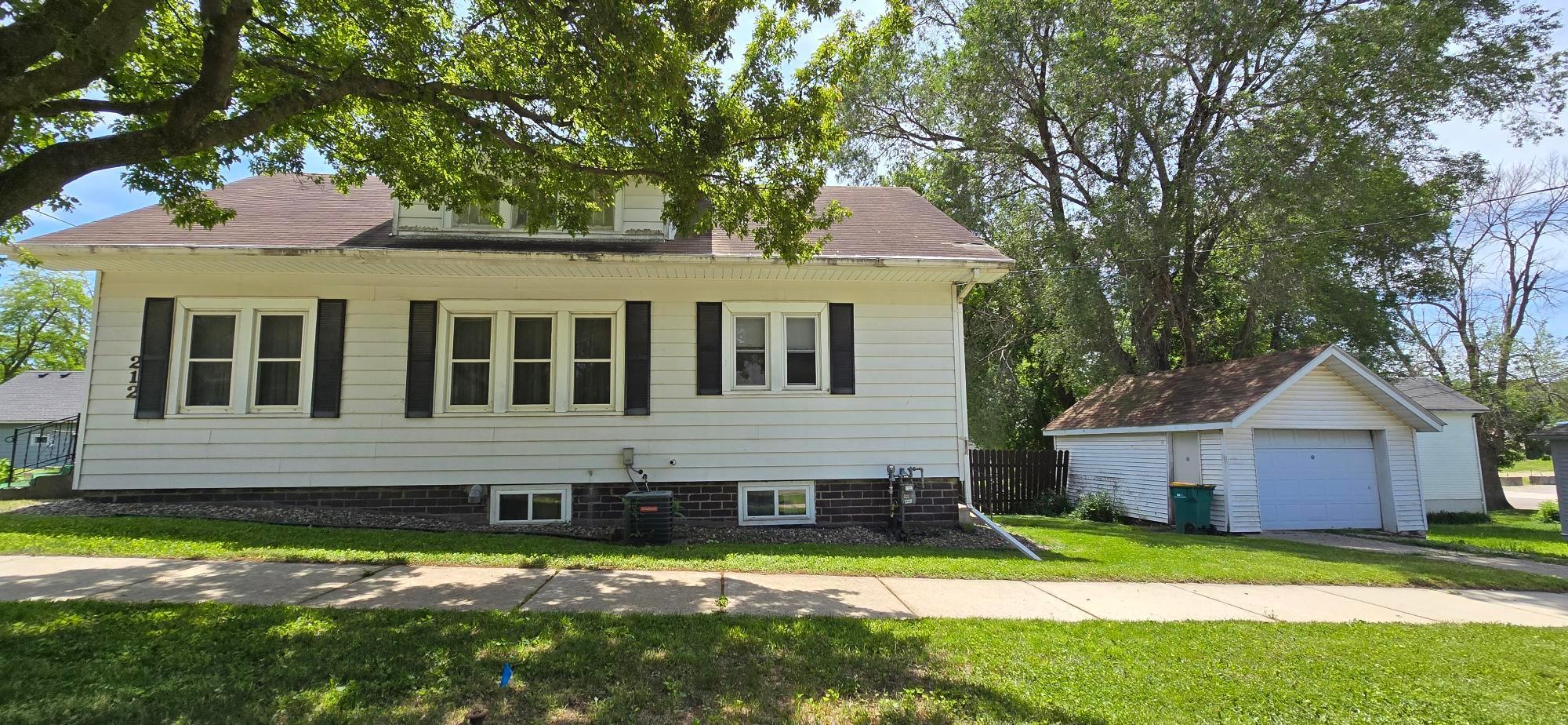 Homes for sale in Albert Lea, MN | 212 E 5th St, Albert Lea, MN 56007 | MLS# 7085600