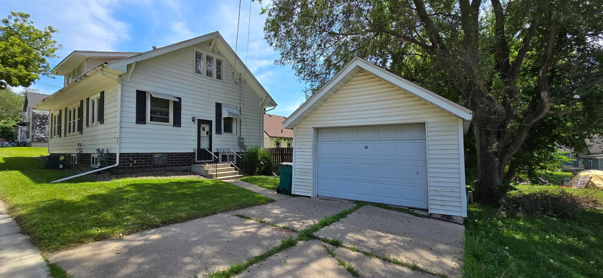 Homes for sale in Albert Lea, MN | 212 E 5Th St, Albert Lea, MN 56007 | MLS# 7085600