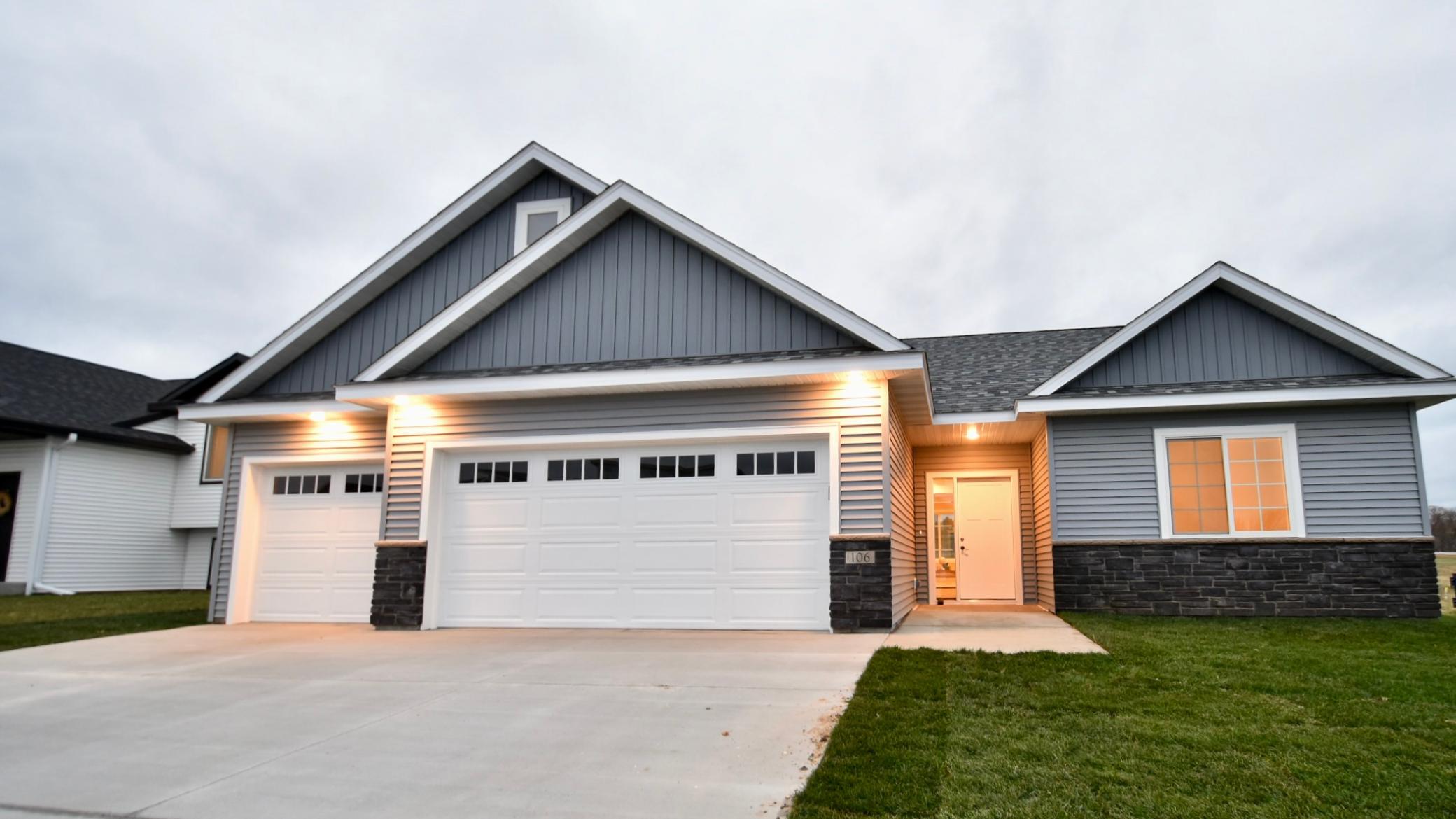 1st image of 106 Fairway St, Zumbrota, MN 55992 | MLS# 7085827