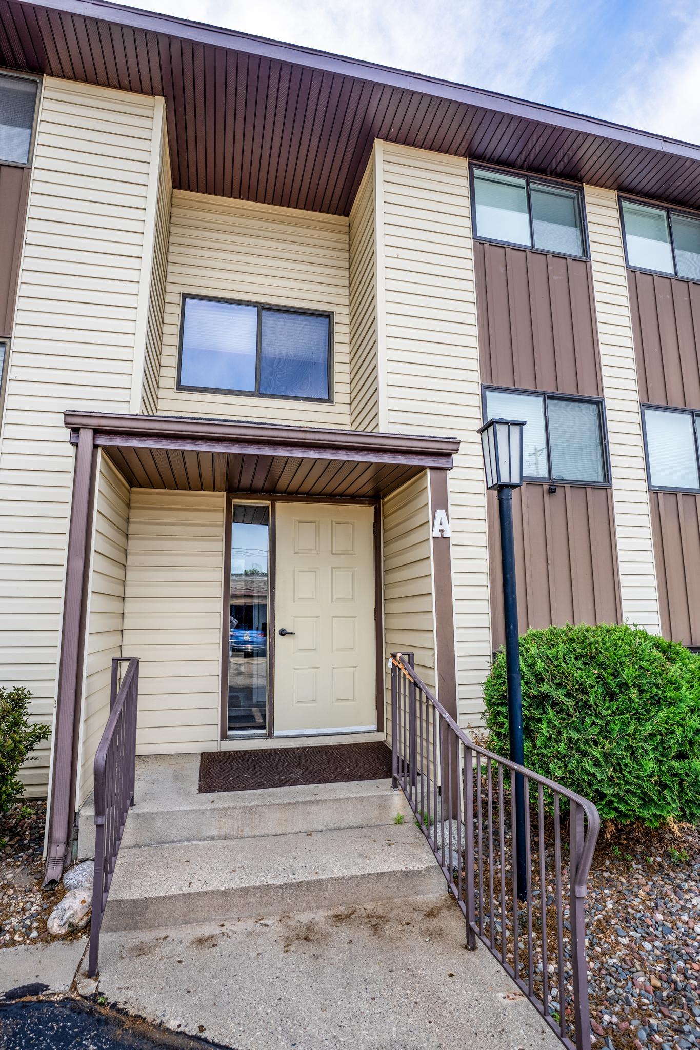 2nd image of 151 Lake Ave N, Spicer, MN 56288