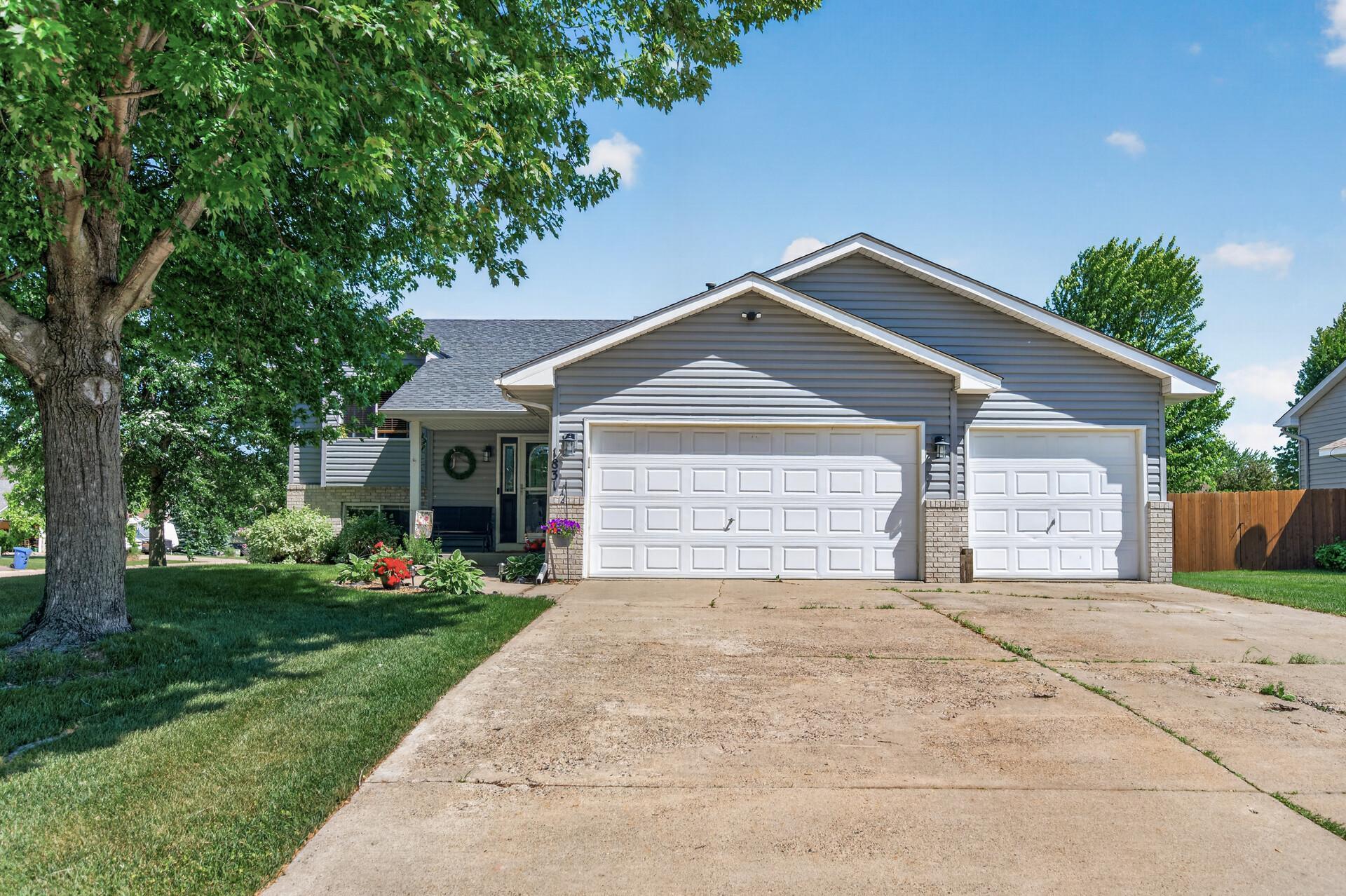 1st image of 1831 73rd St, Hugo, MN 55038 | MLS# 7085952