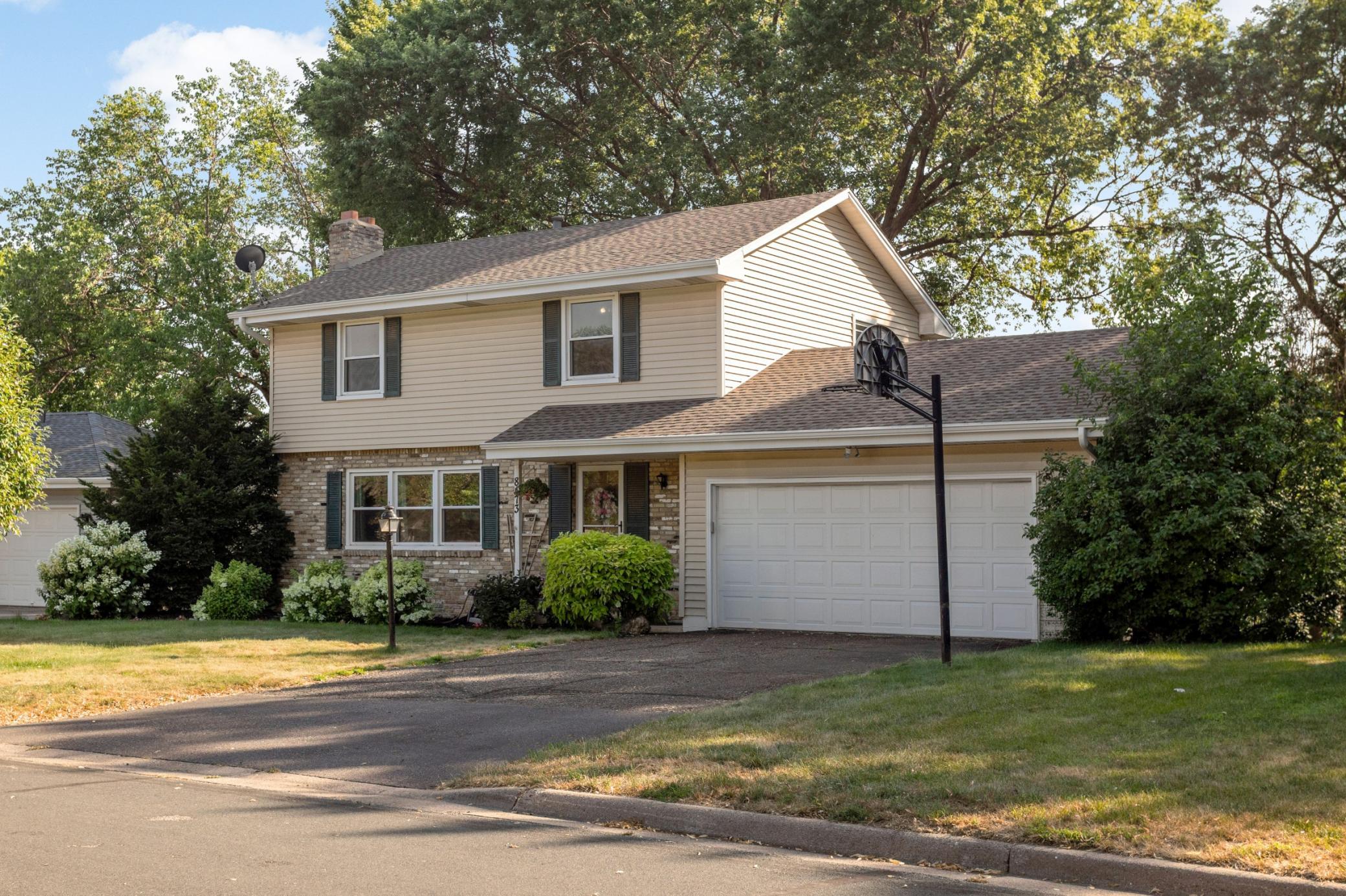 2nd image of 8473 Meadow Lake Rd N, New Hope, MN 55428 | MLS# 7086049