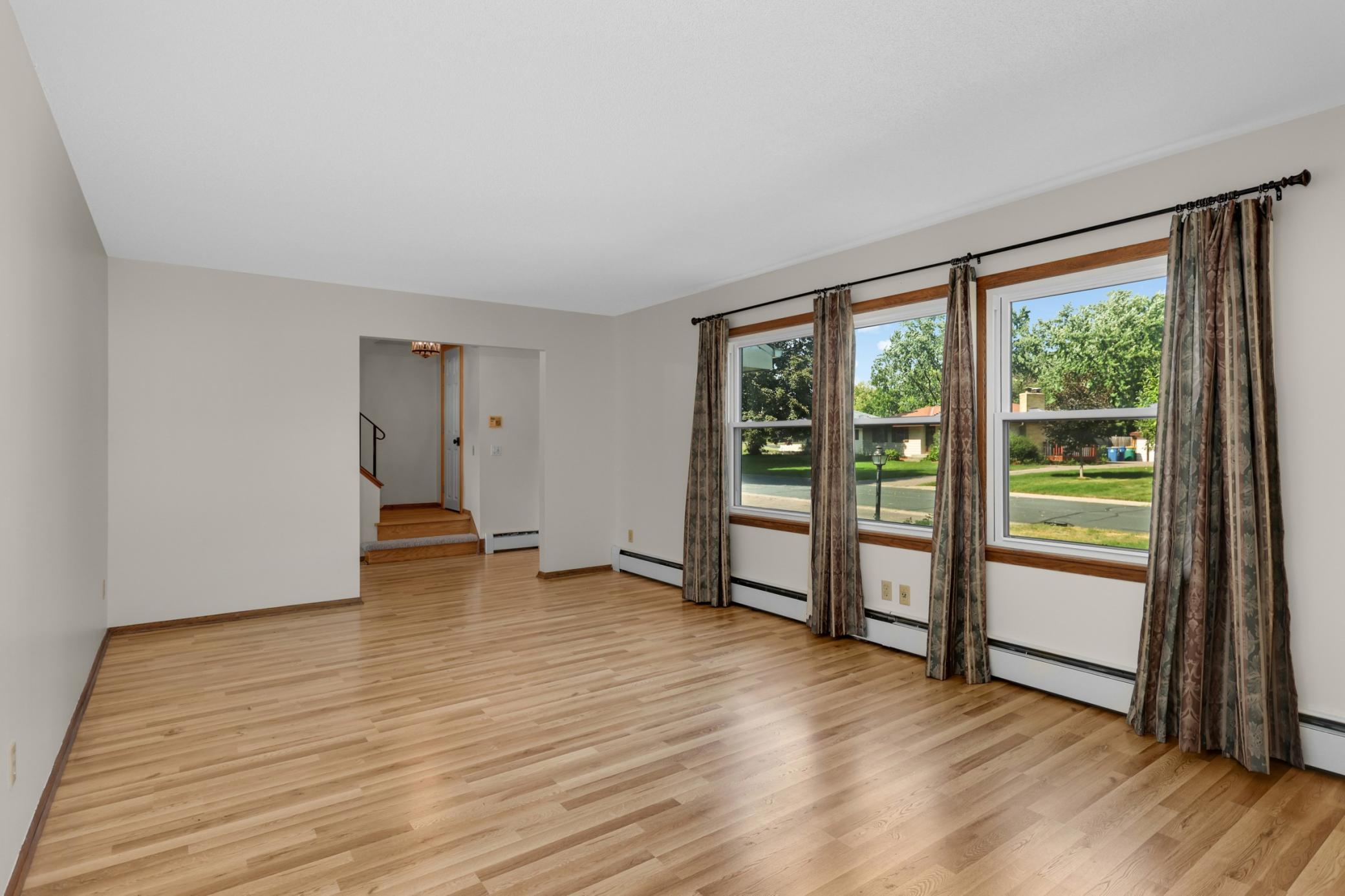4th image of 8473 Meadow Lake Rd N, New Hope, MN 55428 | MLS# 7086049