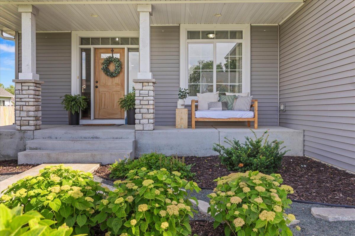 2nd image of 589 Montrose Ave, Delano, MN 55328 | MLS# 7086173