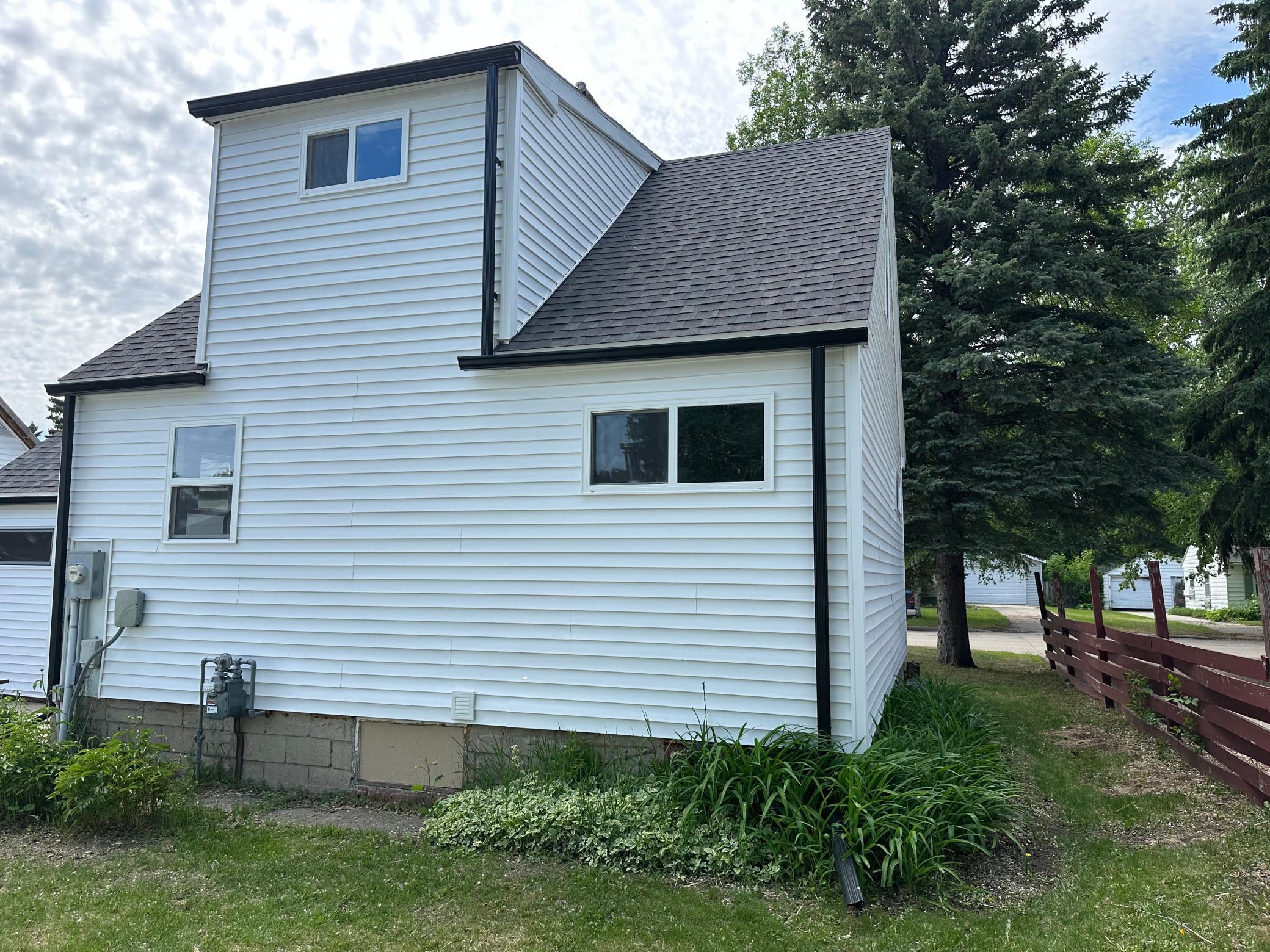 16th image of 922 Tindolph Ave S, Thief River Falls, MN 56701 | MLS# 7086373