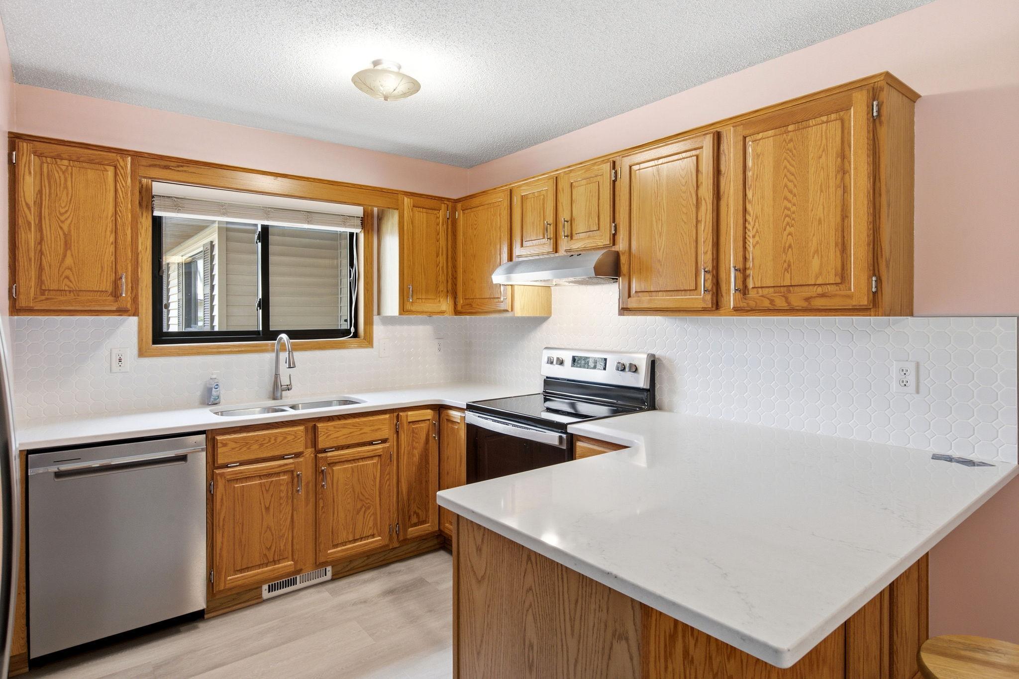 Homes for sale in Plymouth, MN | 5305 Orleans Ln N #6, Plymouth, MN 55442 | MLS# 7086485