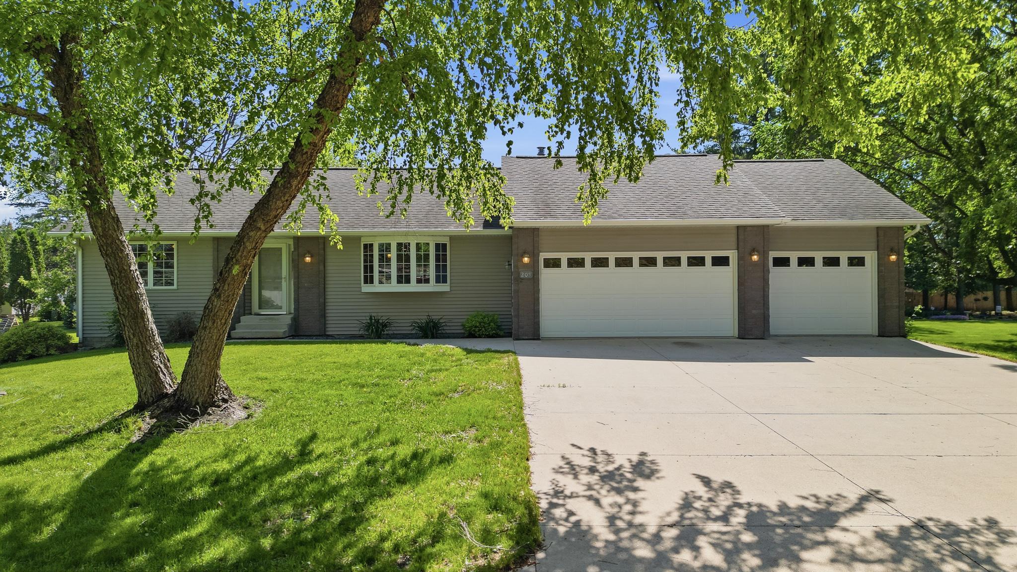 Homes for sale in Geneva, MN | 209 1st Ave Sw, Geneva, MN 56035 | MLS# 7086554