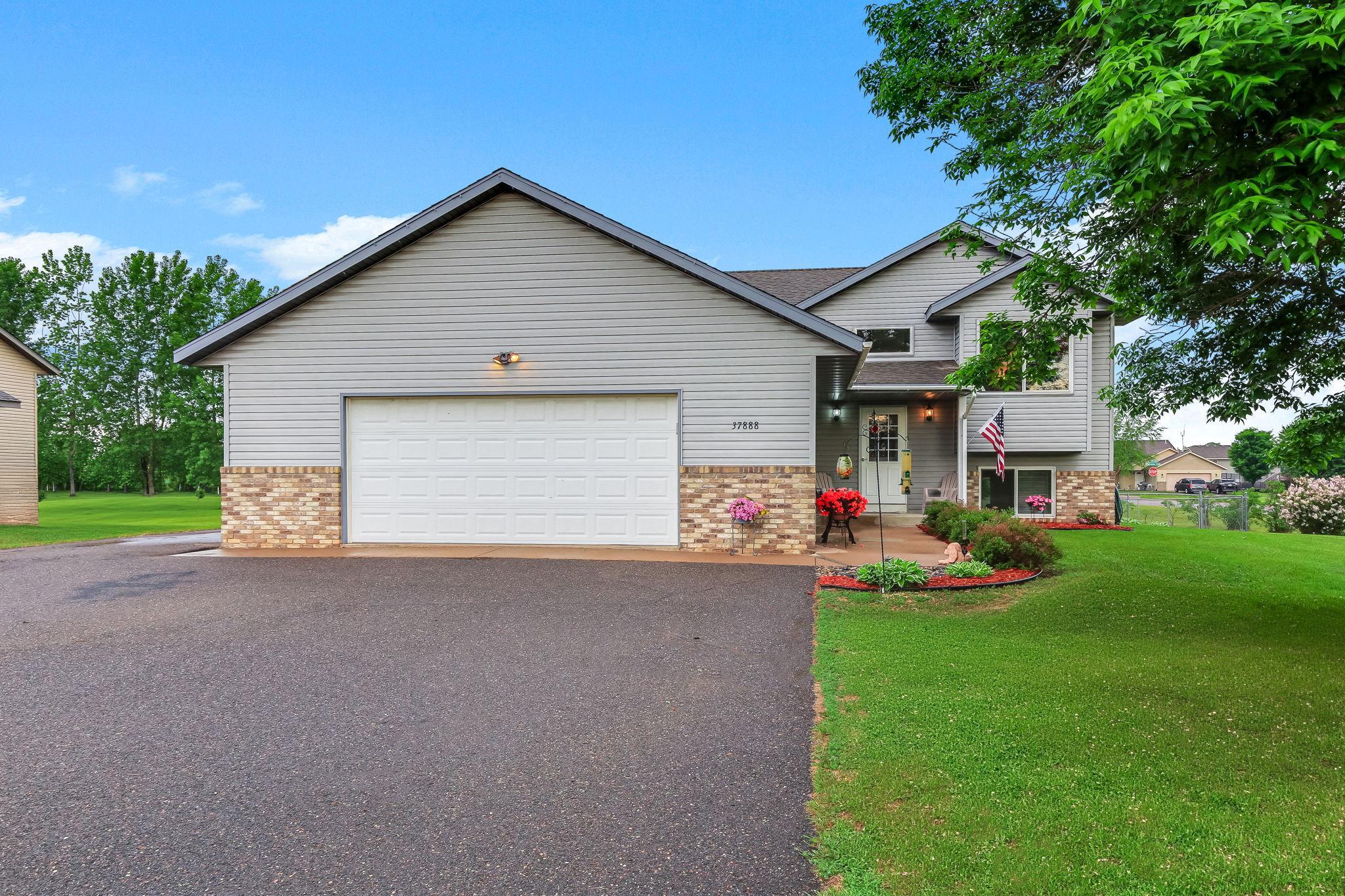 Homes for sale in North Branch, MN | 37888 Hawthorne Ave, North Branch, MN 55056 | MLS# 7087047