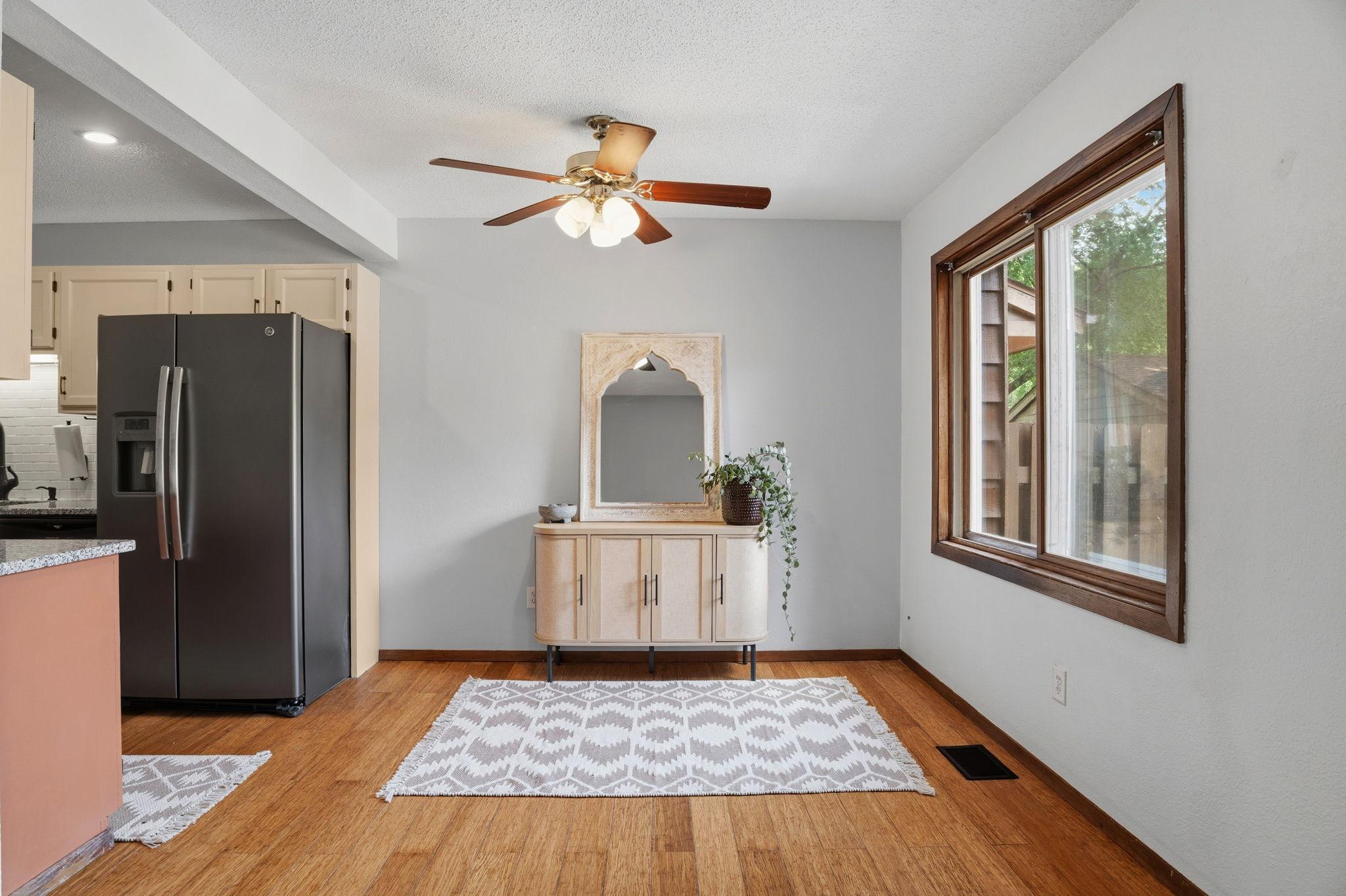 1st image of 2455 Crestwood Dr, Saint Paul, MN 55109 | MLS# 7087068