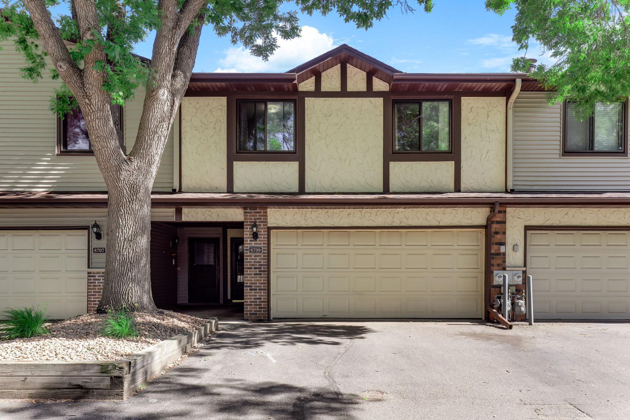 1st image of 8709 Maplebrook Pkwy N, Brooklyn Park, MN 55445 | MLS# 7087112