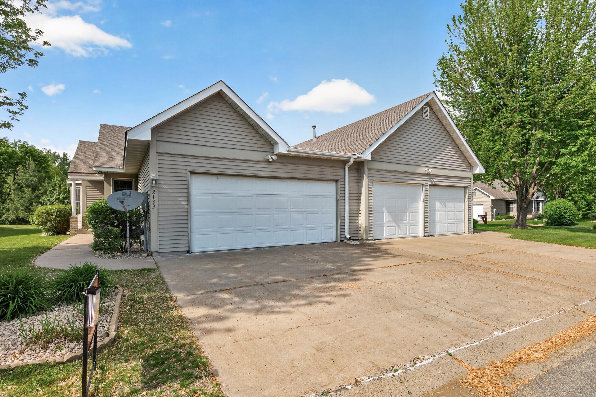 Homes for sale in Maplewood, MN | 2133 Southwind Rd, Maplewood, MN 55109 | MLS# 7087145
