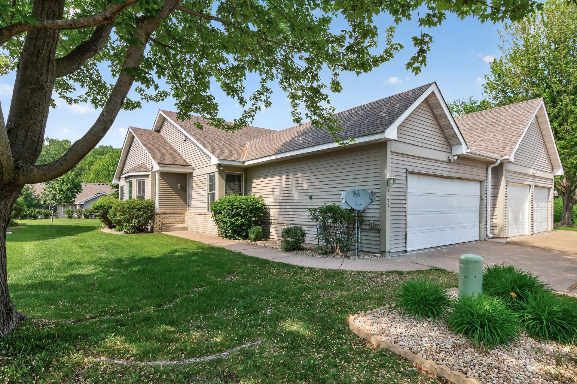 Homes for sale in Maplewood, MN | 2133 Southwind Rd, Maplewood, MN 55109 | MLS# 7087145