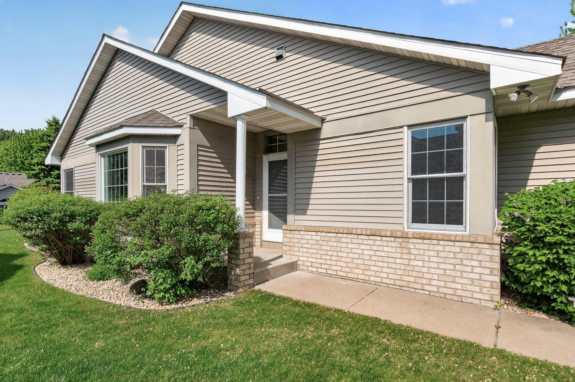 Homes for sale in Maplewood, MN | 2133 Southwind Rd, Maplewood, MN 55109 | MLS# 7087145