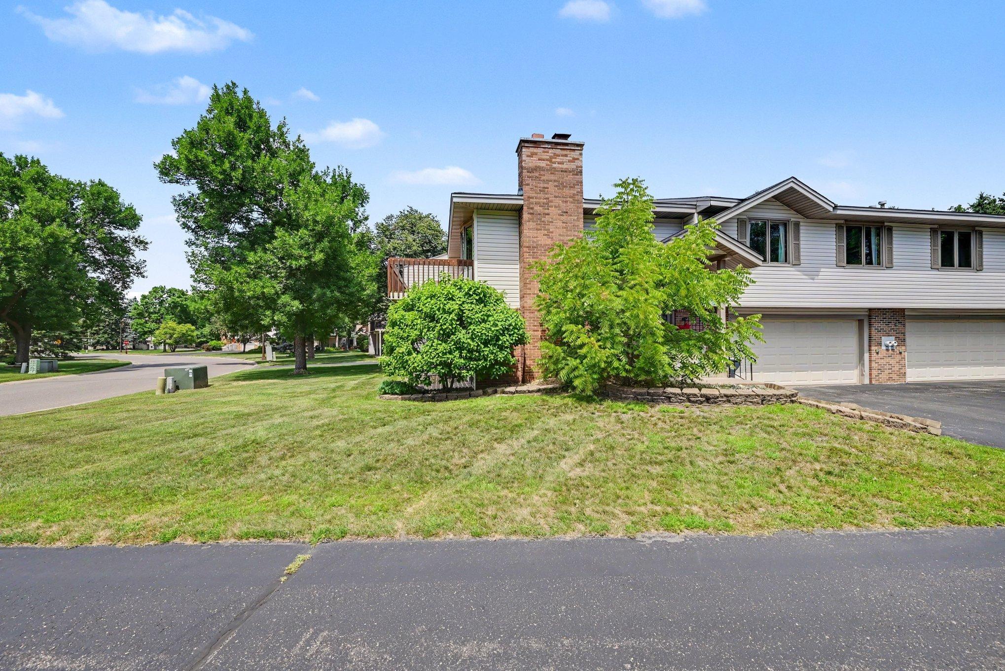 Homes for sale in Shoreview, MN | 5654 Chatsworth St N, Shoreview, MN 55126 | MLS# 7087239