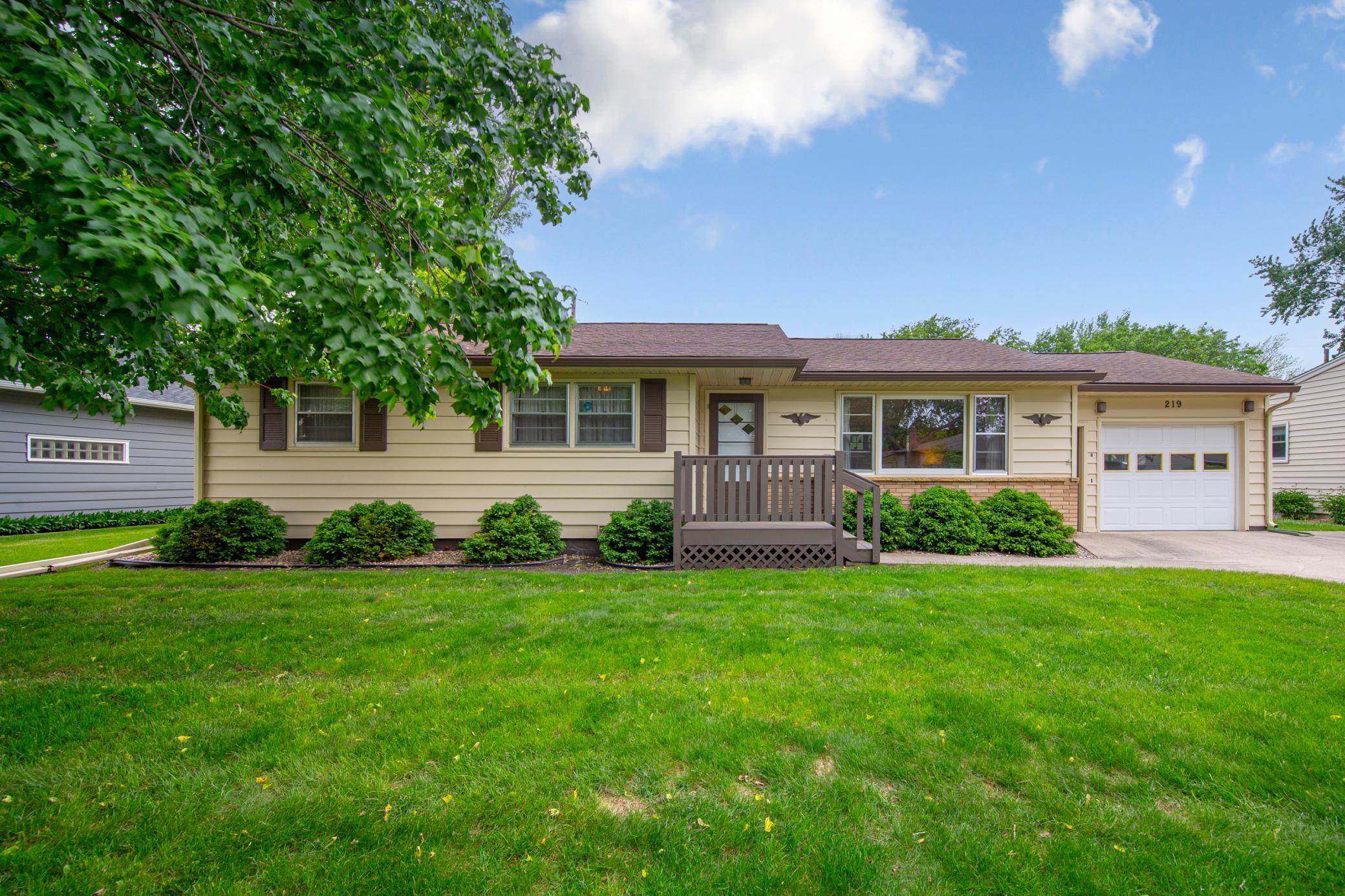 1st image of 219 Floral Ave, Mankato, MN 56001 | MLS# 7087266