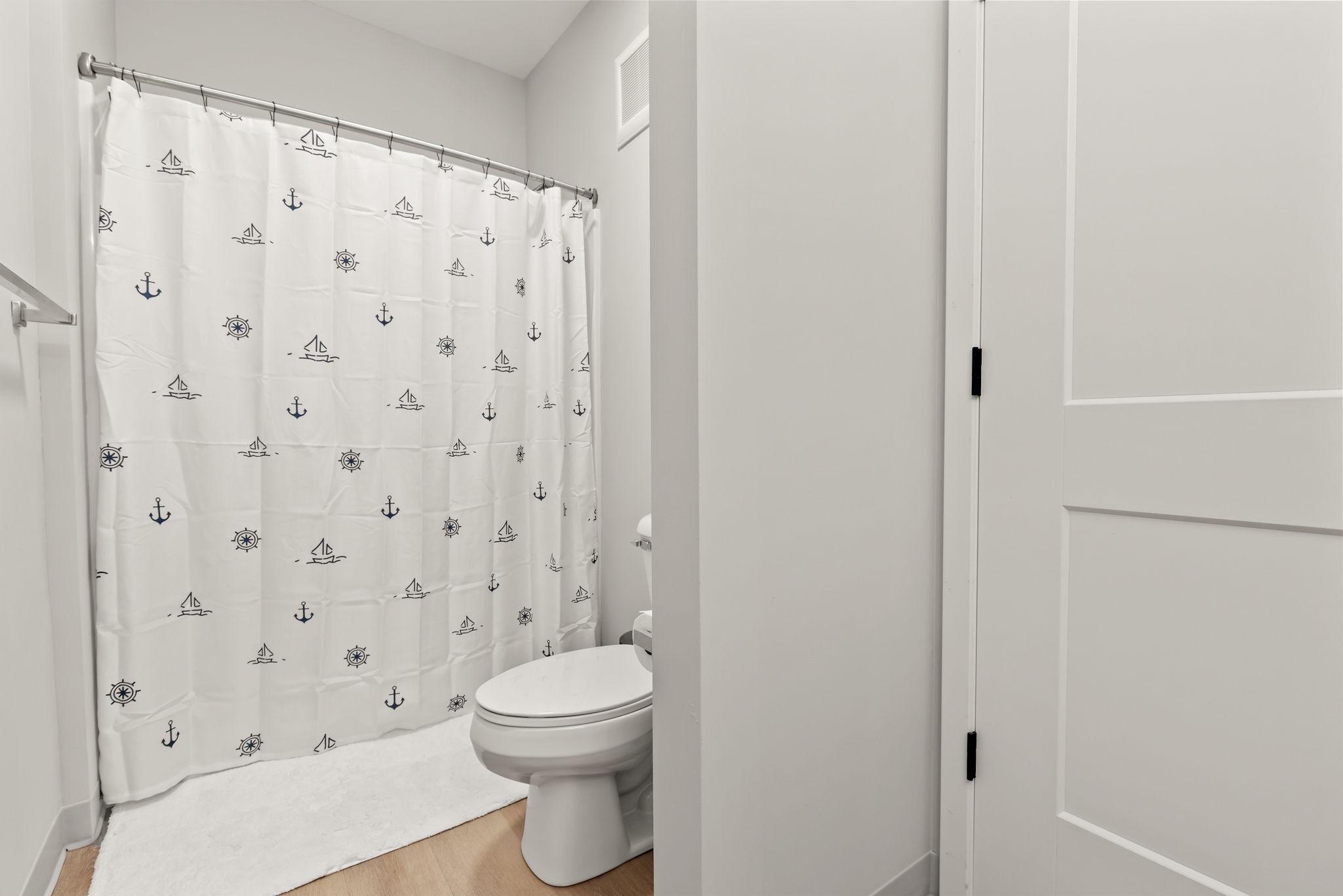 2nd image of 907 N Lakeshore Dr, Lake City, MN 55041