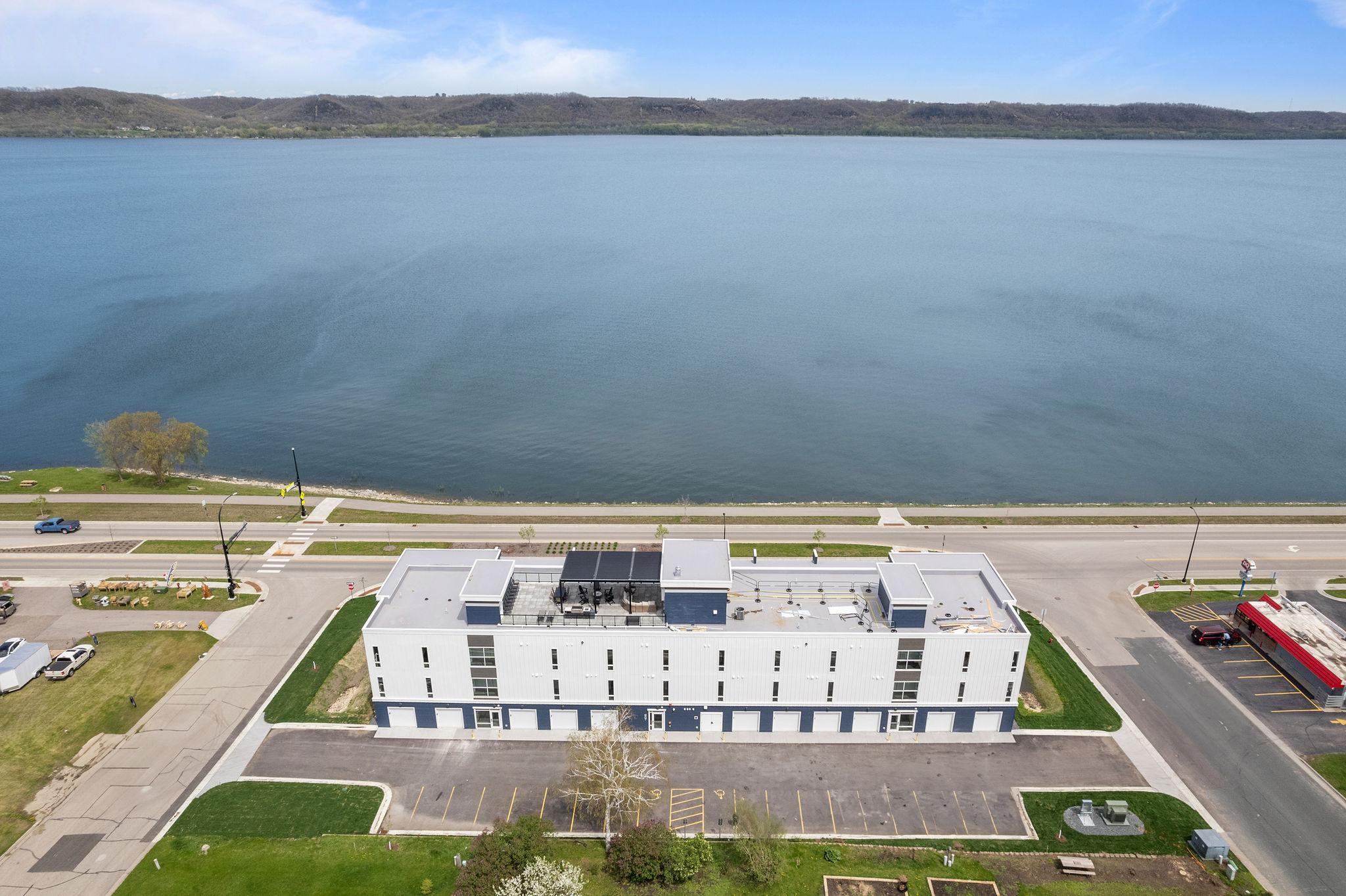 3rd image of 907 N Lakeshore Dr #305, Lake City, MN 55041 | MLS# 7087431