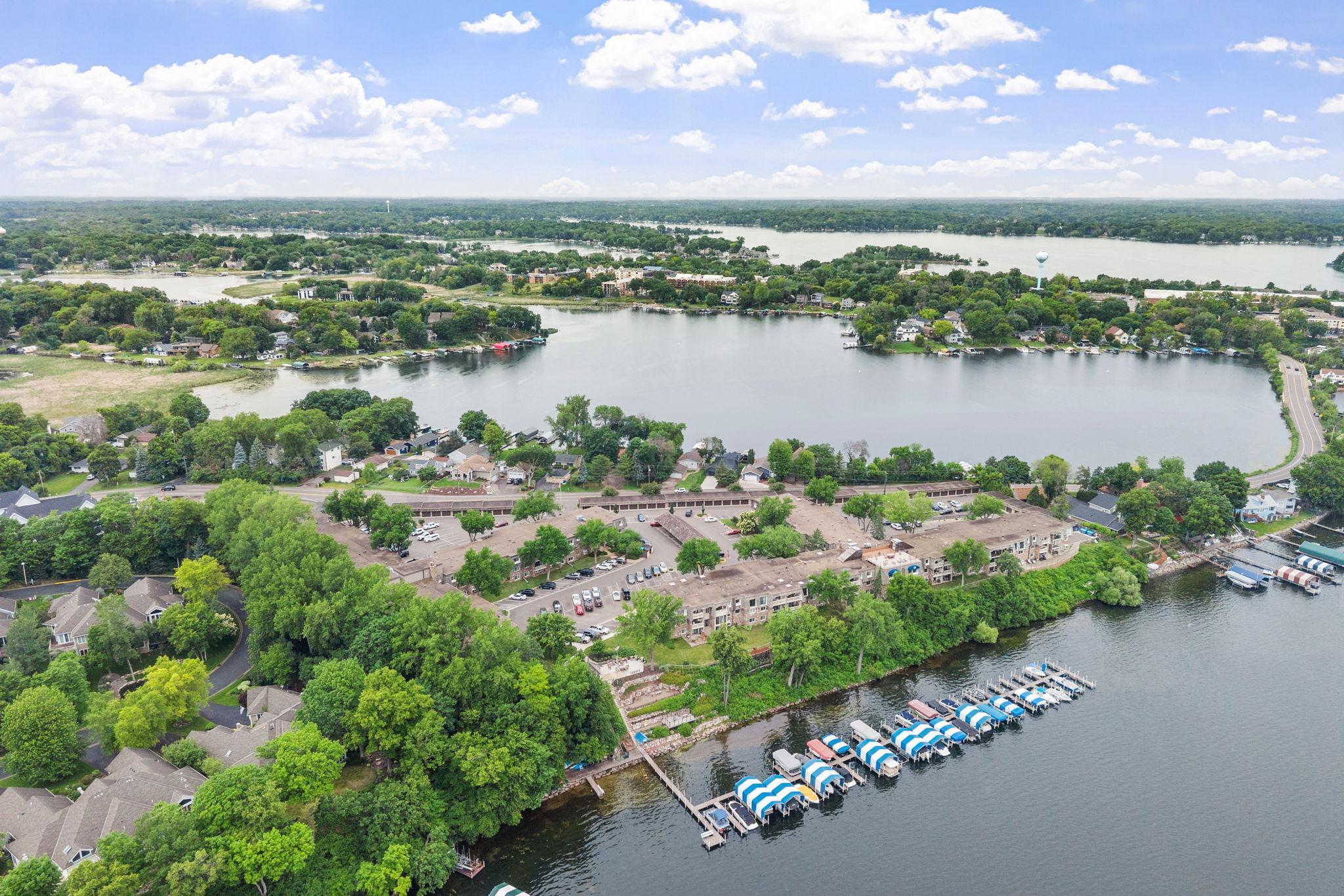 2nd image of 4407 Wilshire Blvd, Mound, MN 55364