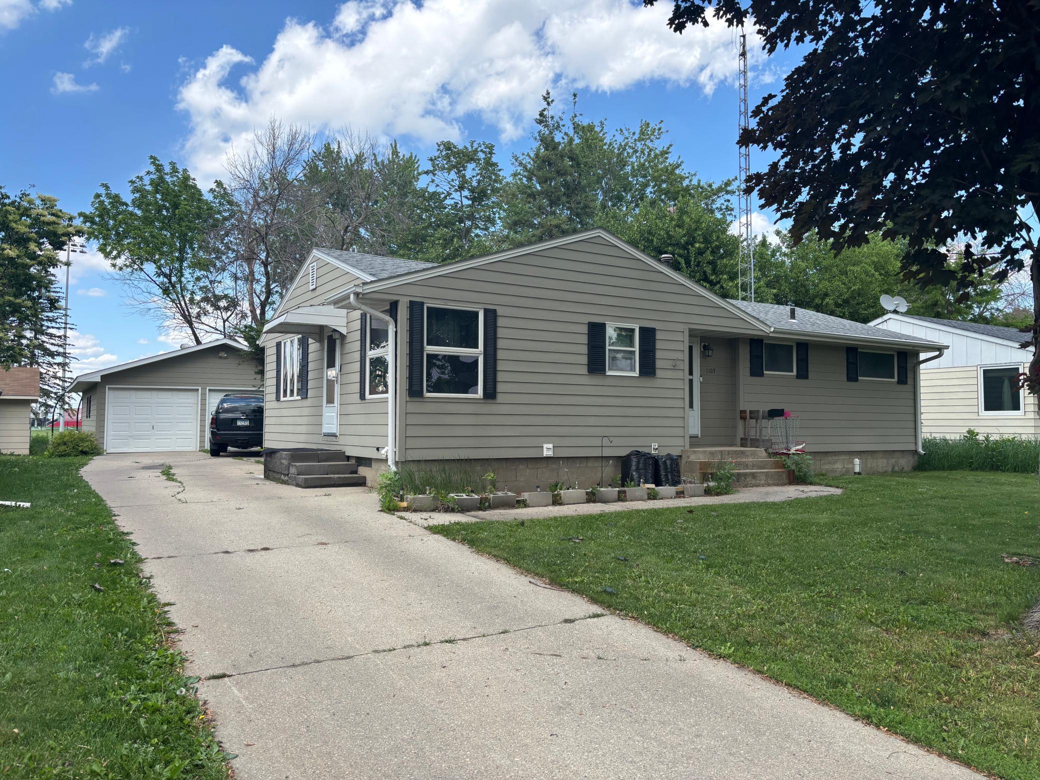 1st image of 1103 Wilbur St, Worthington, MN 56187 | MLS# 7087785